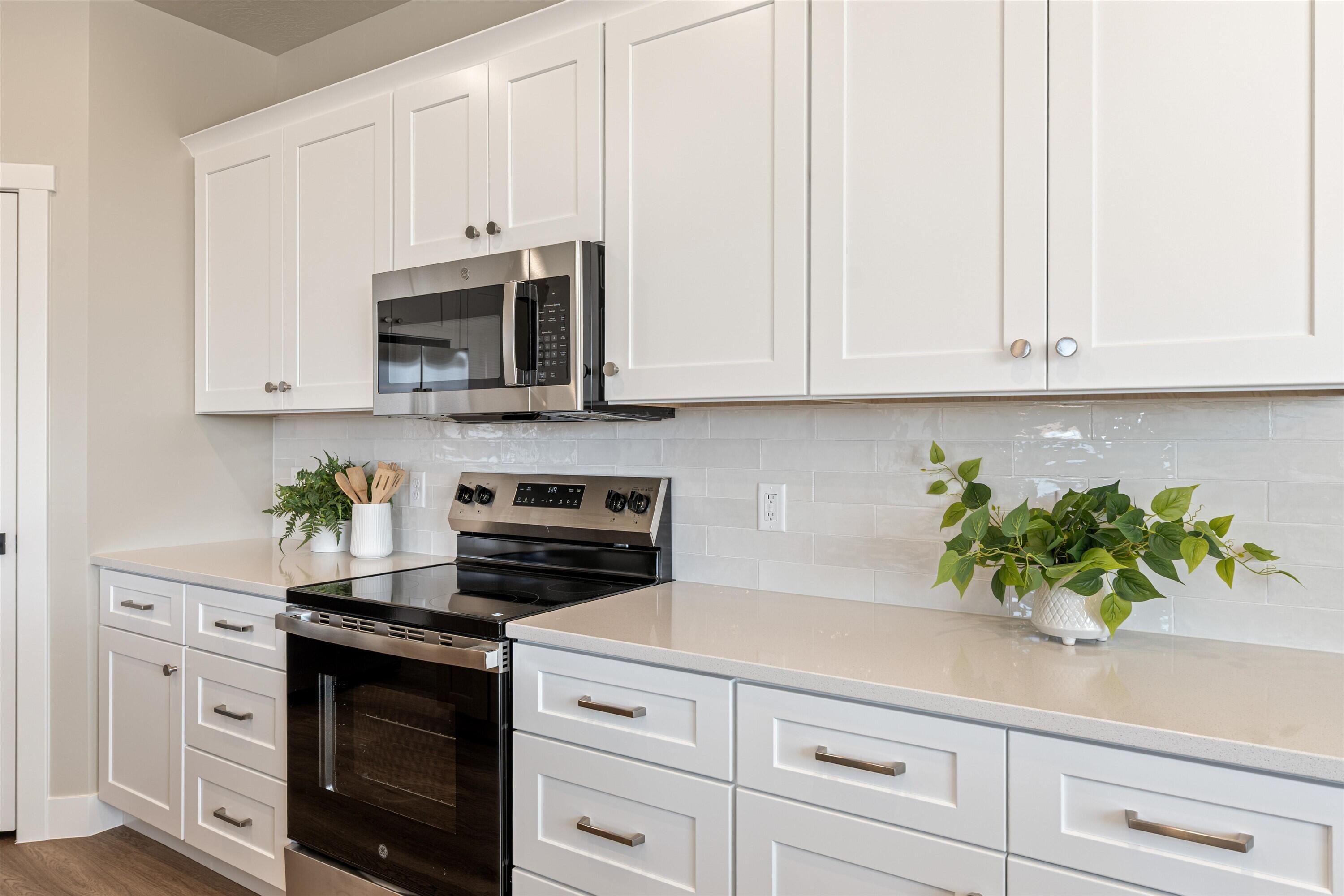 HURRICANE HEIGHTS TOWNHOMES - Residential