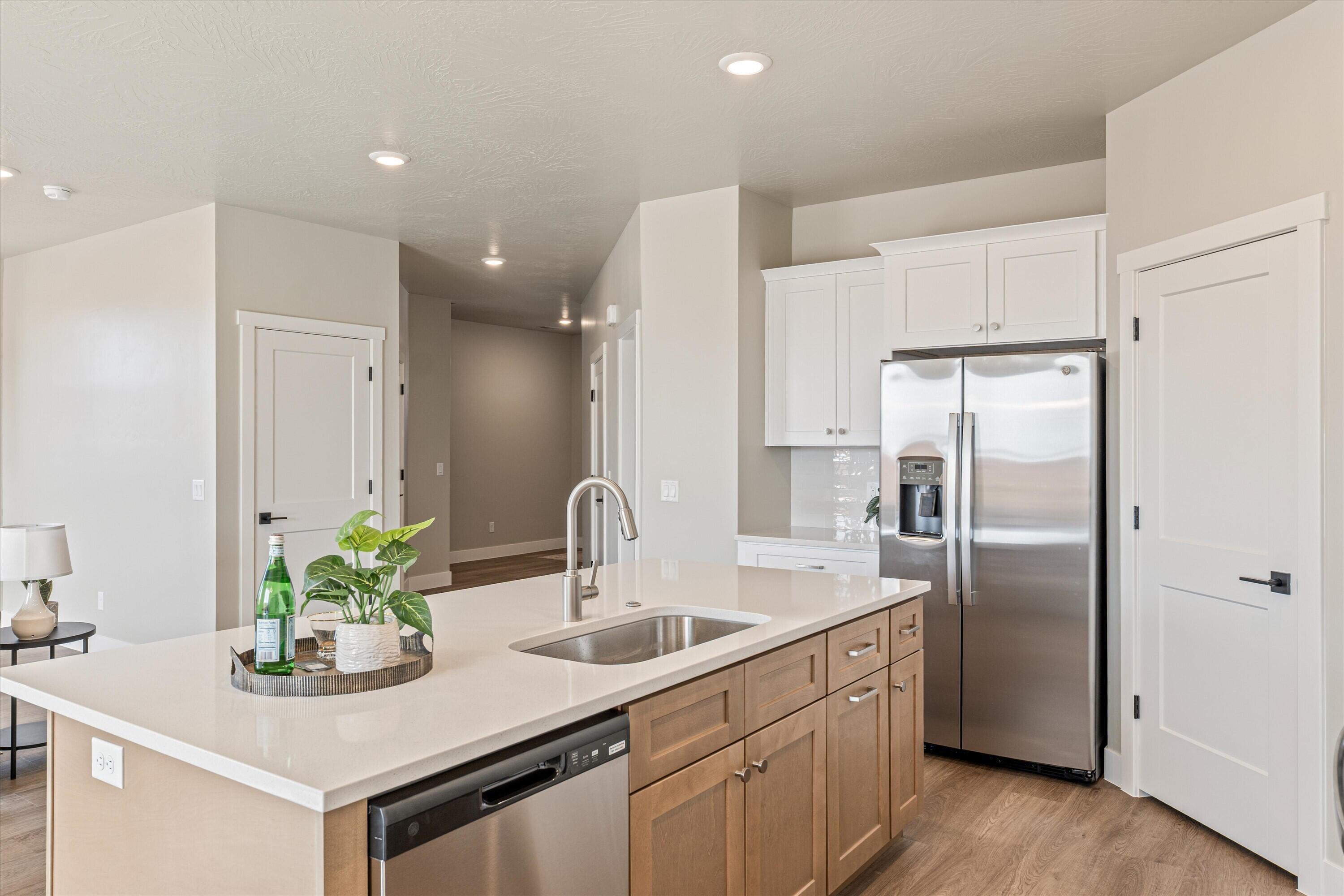 HURRICANE HEIGHTS TOWNHOMES - Residential