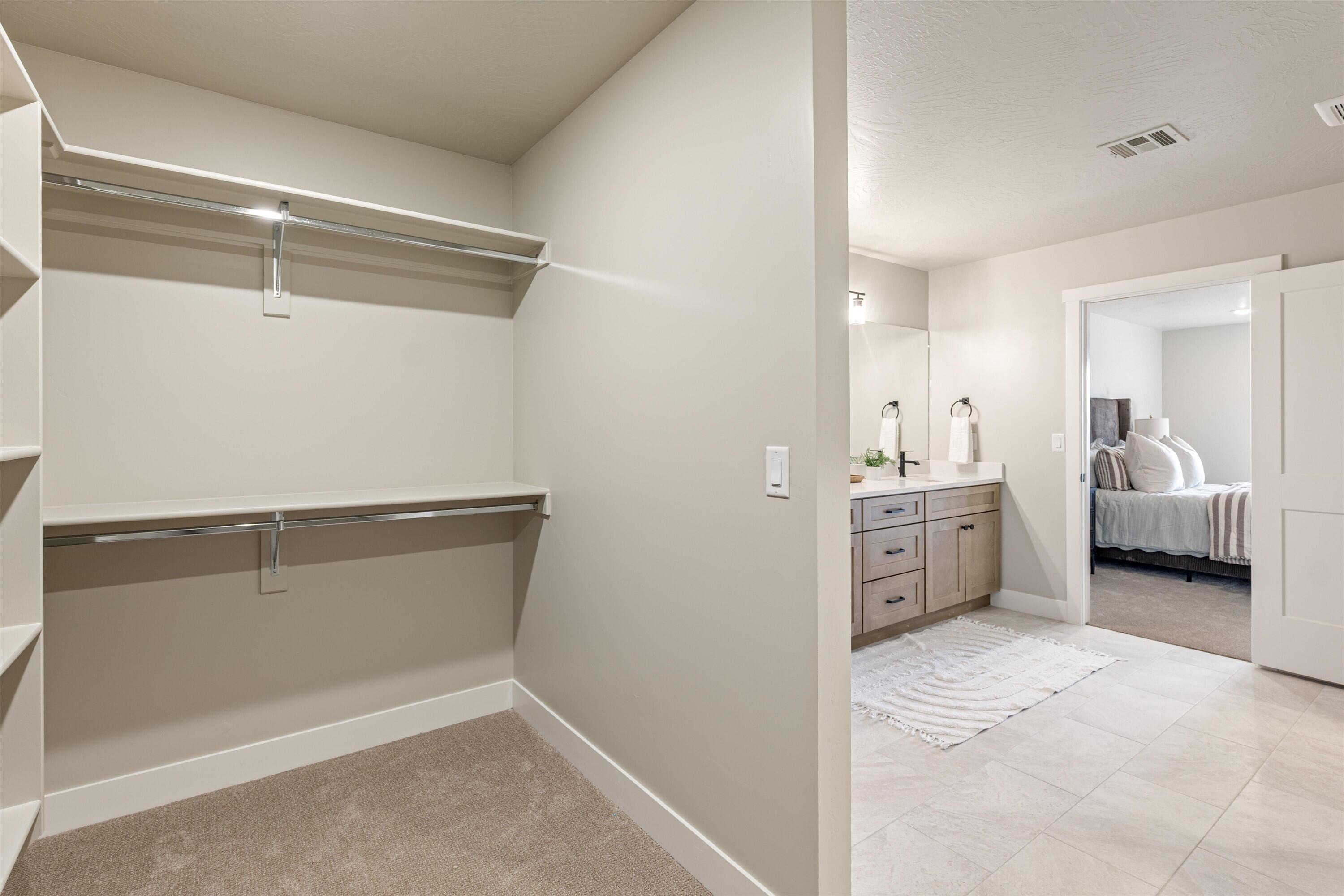 HURRICANE HEIGHTS TOWNHOMES - Residential