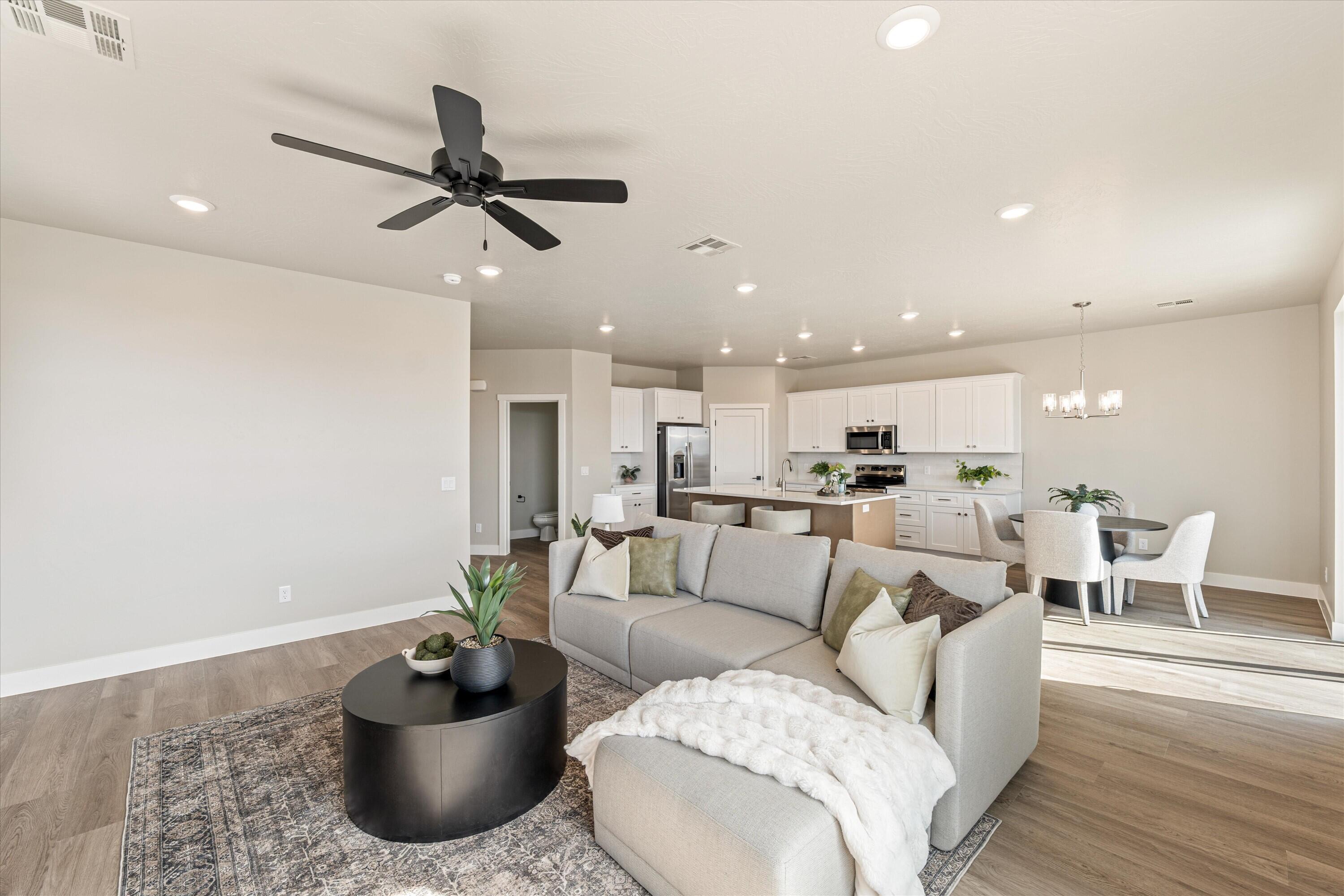 HURRICANE HEIGHTS TOWNHOMES - Residential