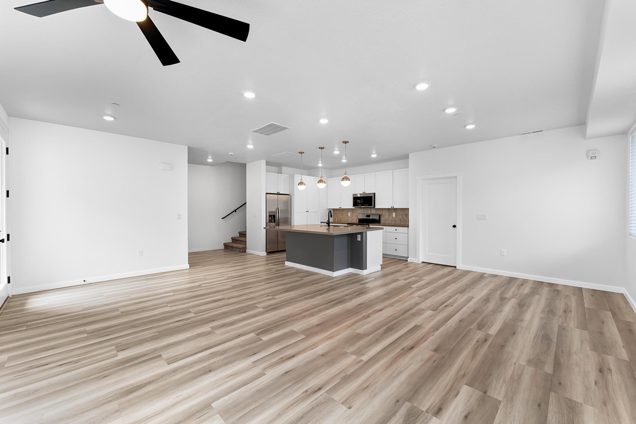 204 N Cliffside DR 7