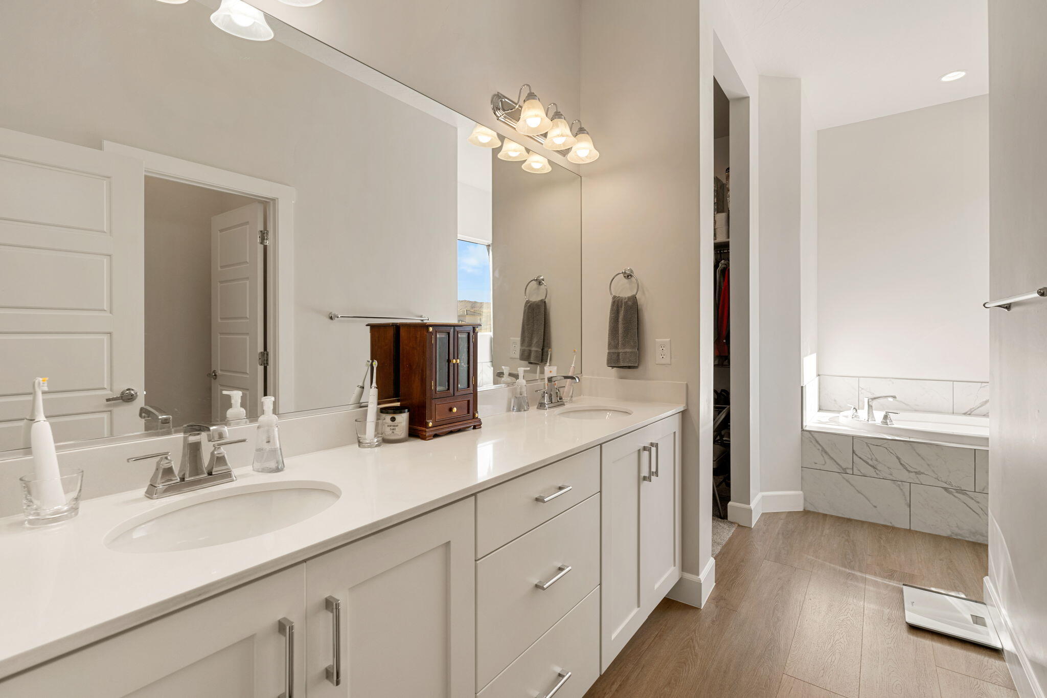 RIVERBEND AT SUNRISE VALLEY - Residential