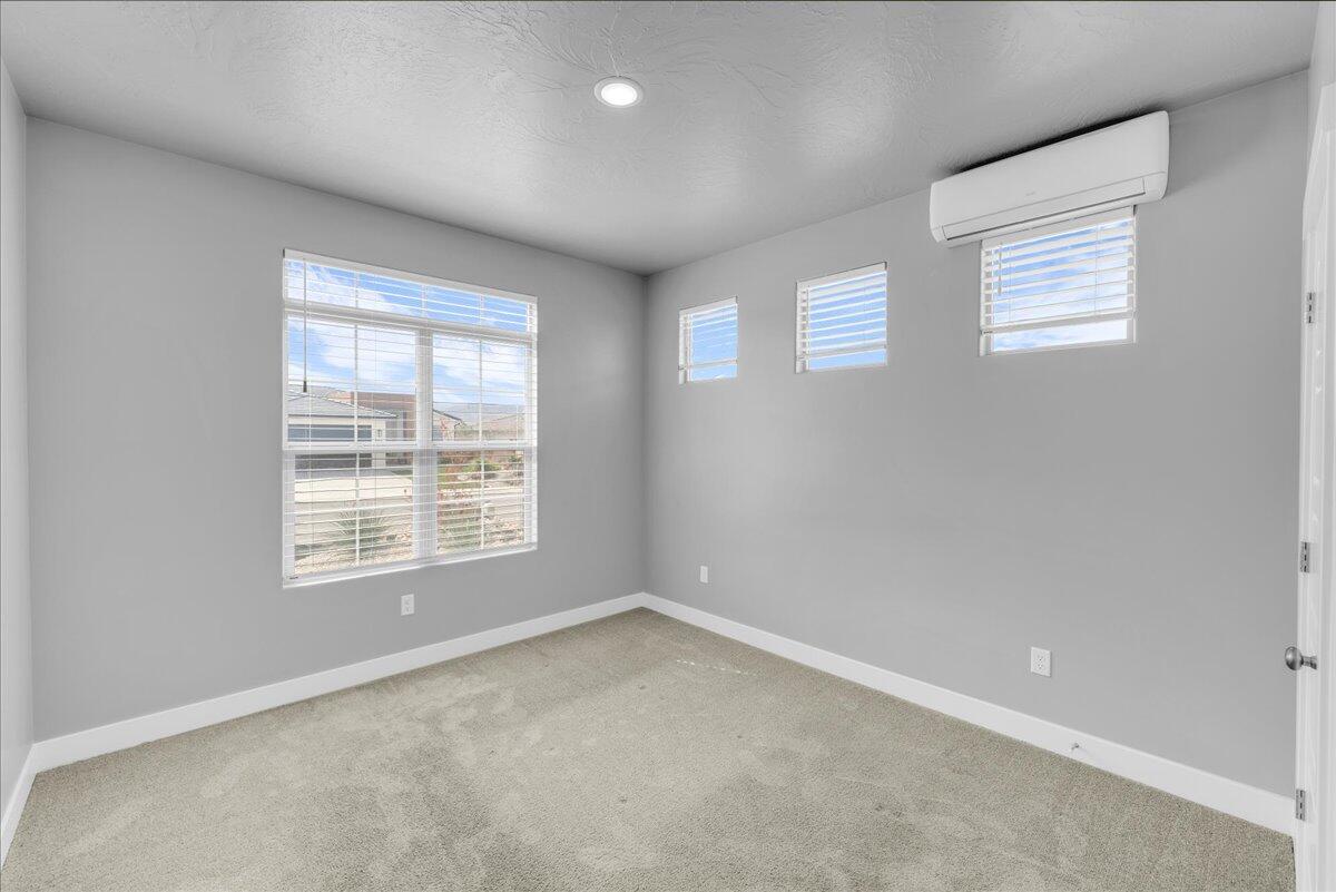 DESERT VISTA - Residential