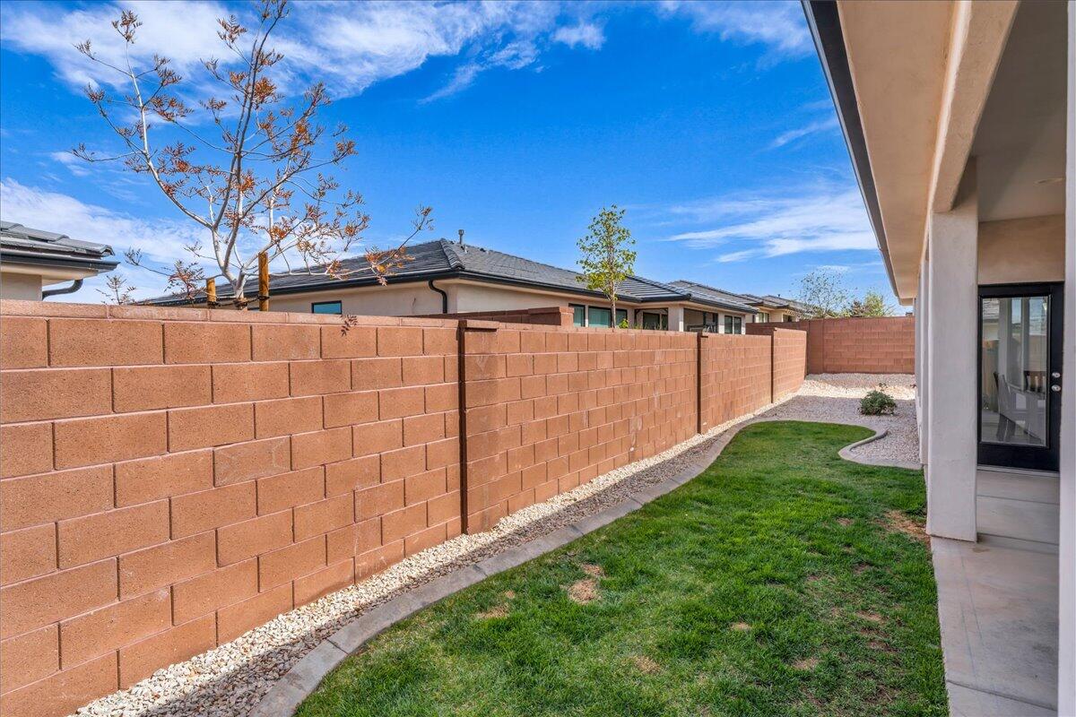 DESERT VISTA - Residential