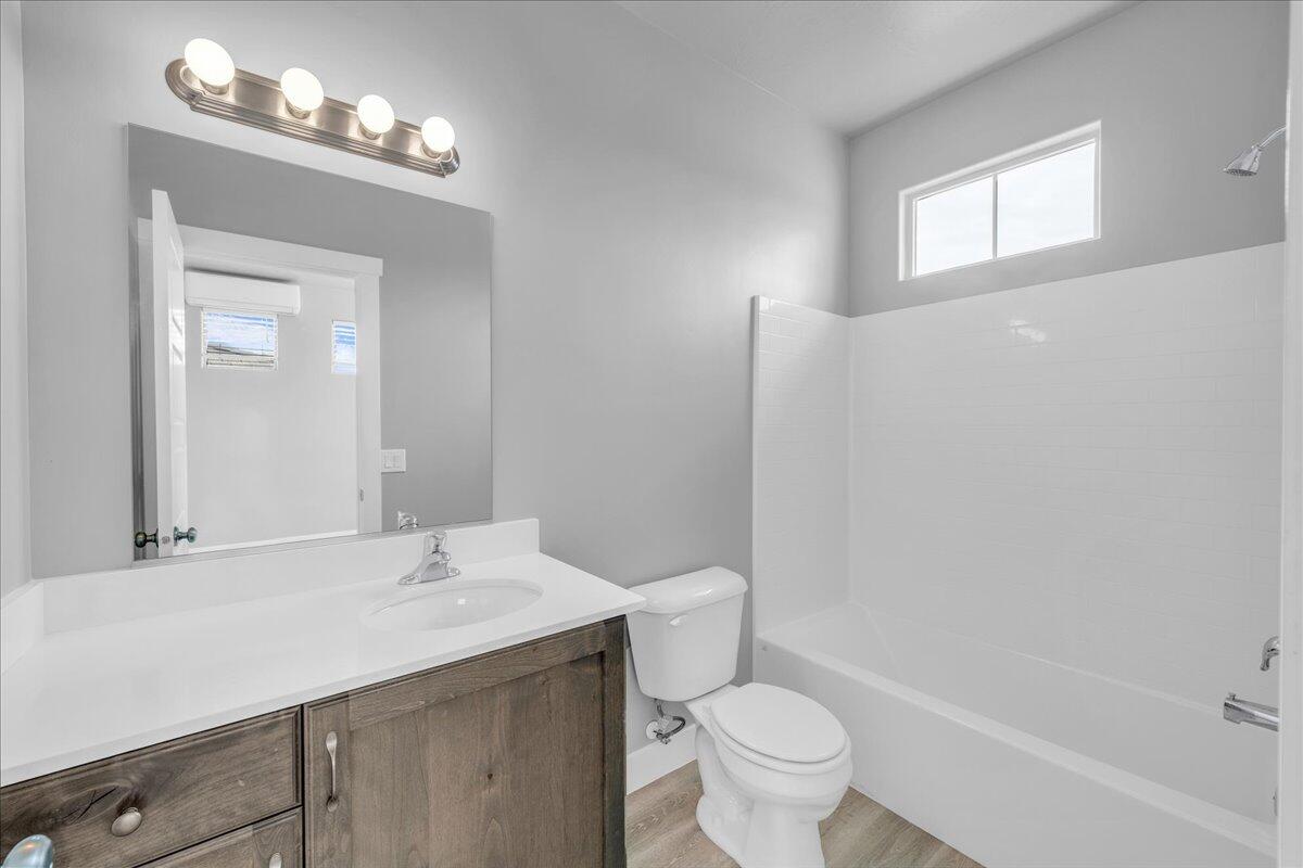 DESERT VISTA - Residential