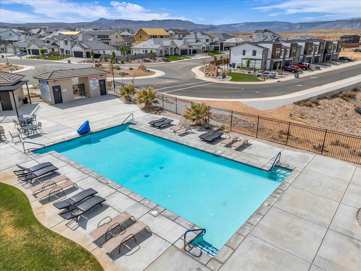 DESERT VISTA - Residential