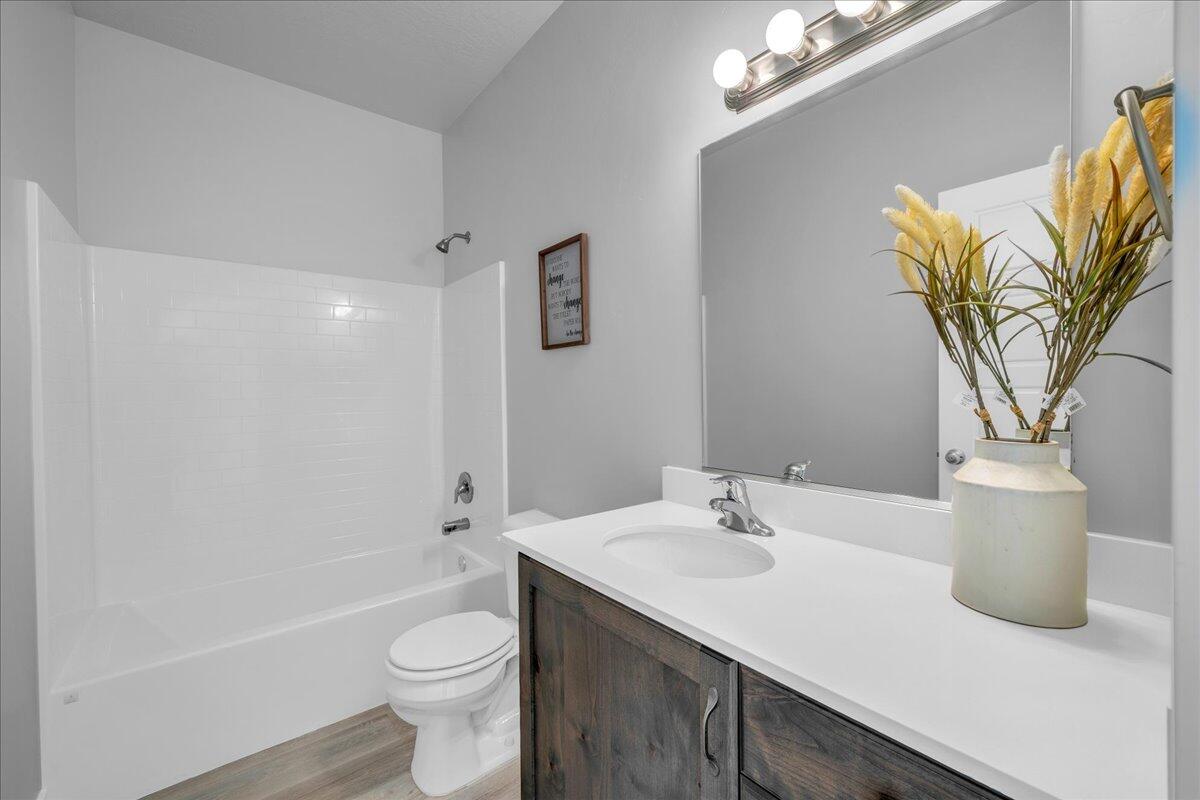 DESERT VISTA - Residential