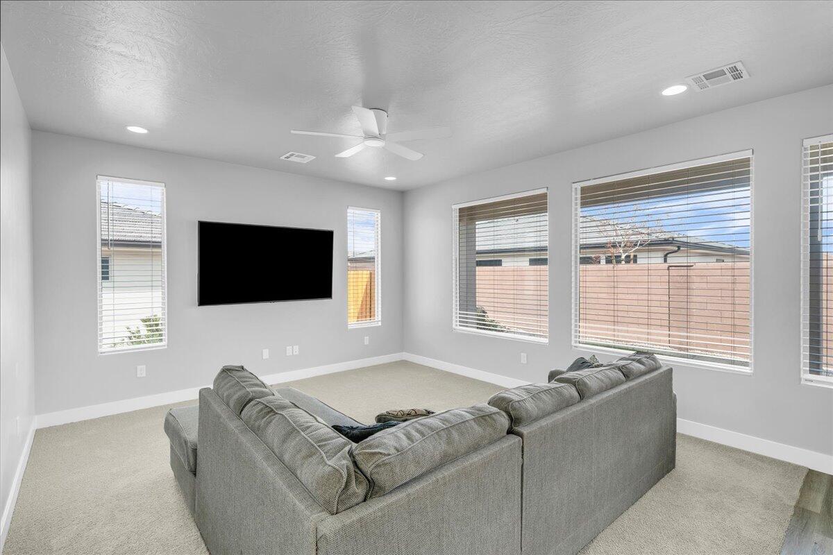 DESERT VISTA - Residential