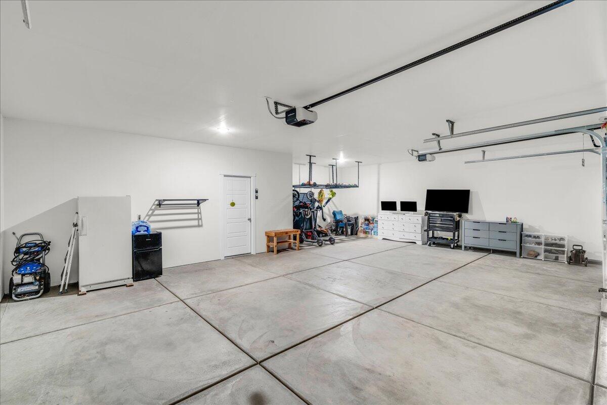 DESERT VISTA - Residential