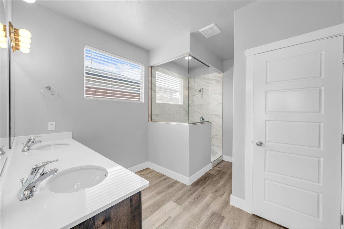 DESERT VISTA - Residential