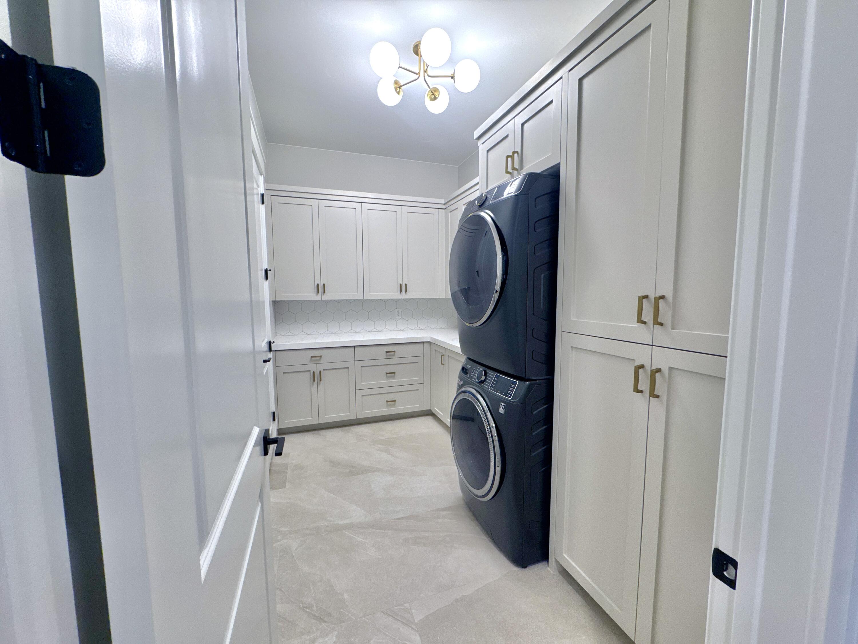 LAKESIDE AT STUCKI FARMS - Residential