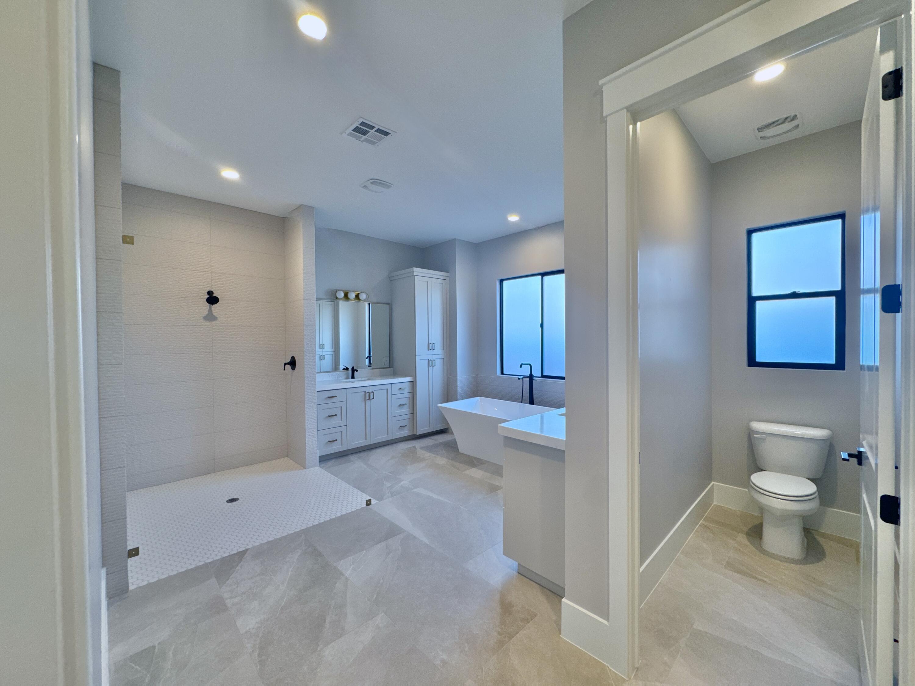 LAKESIDE AT STUCKI FARMS - Residential