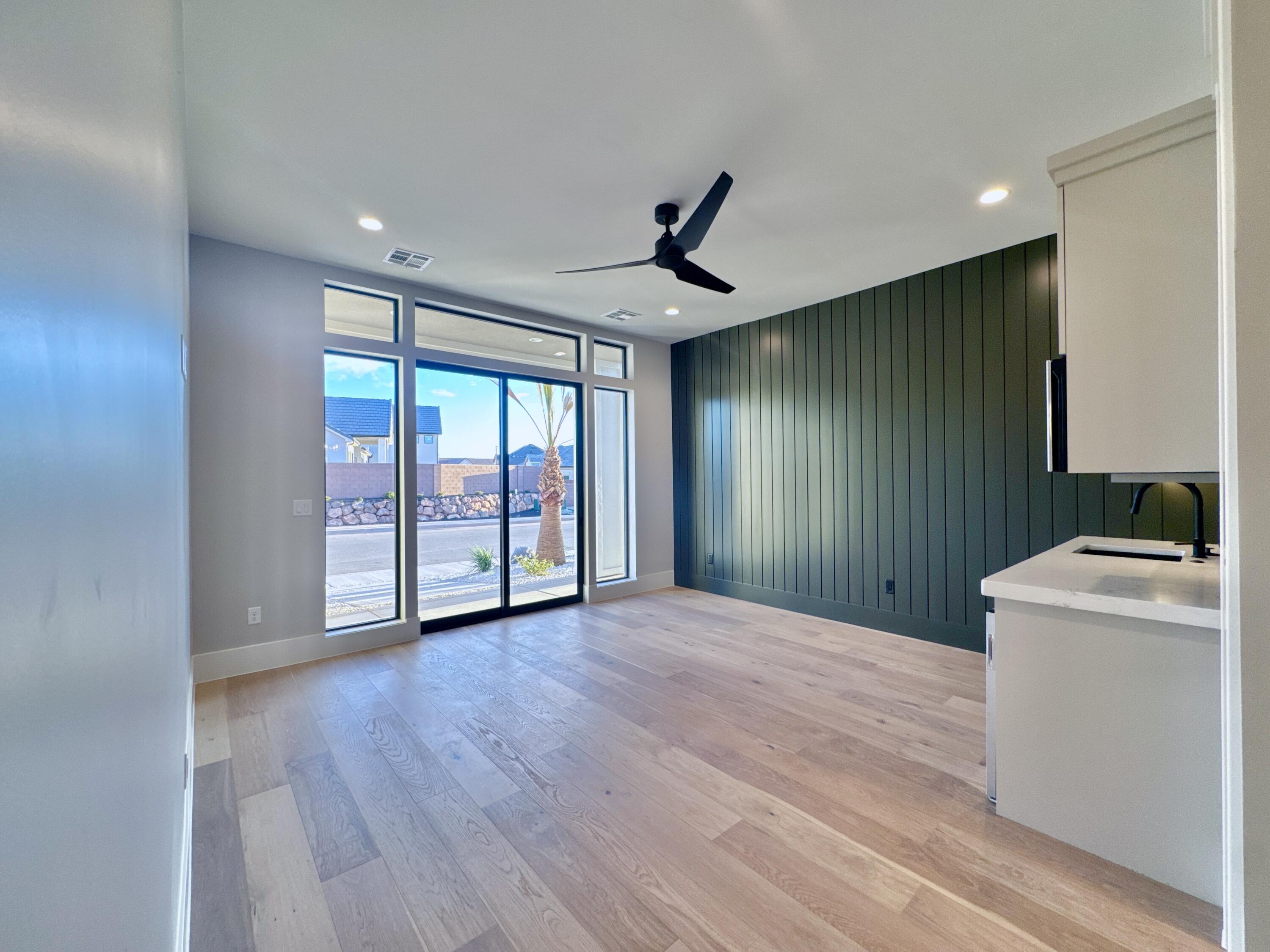 LAKESIDE AT STUCKI FARMS - Residential