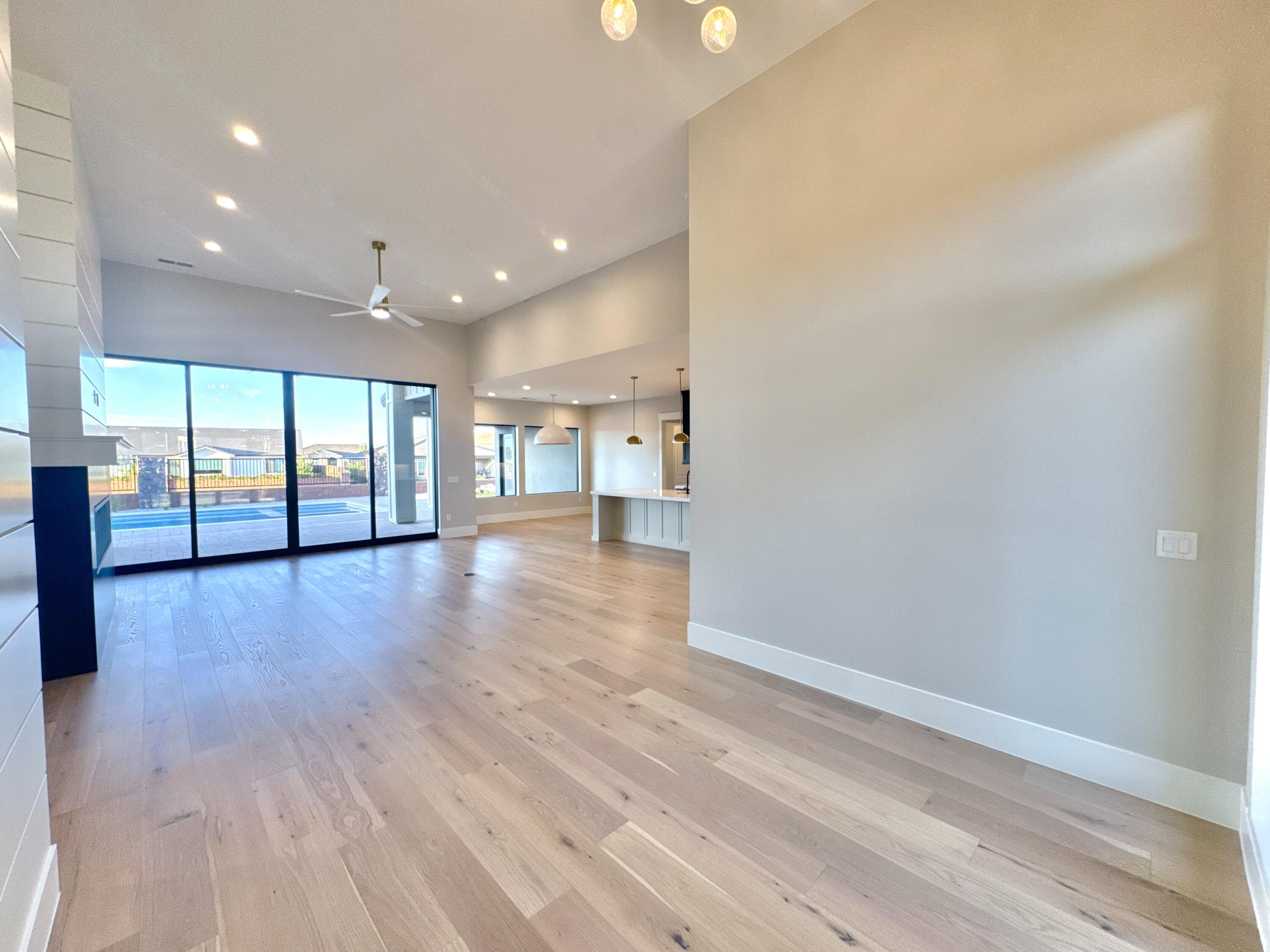 LAKESIDE AT STUCKI FARMS - Residential