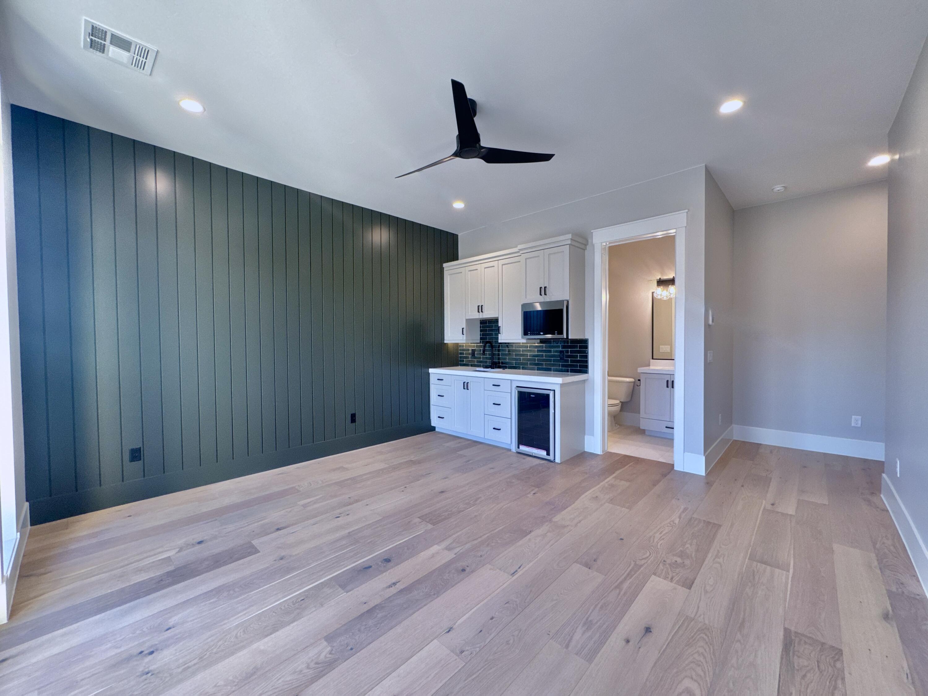 LAKESIDE AT STUCKI FARMS - Residential