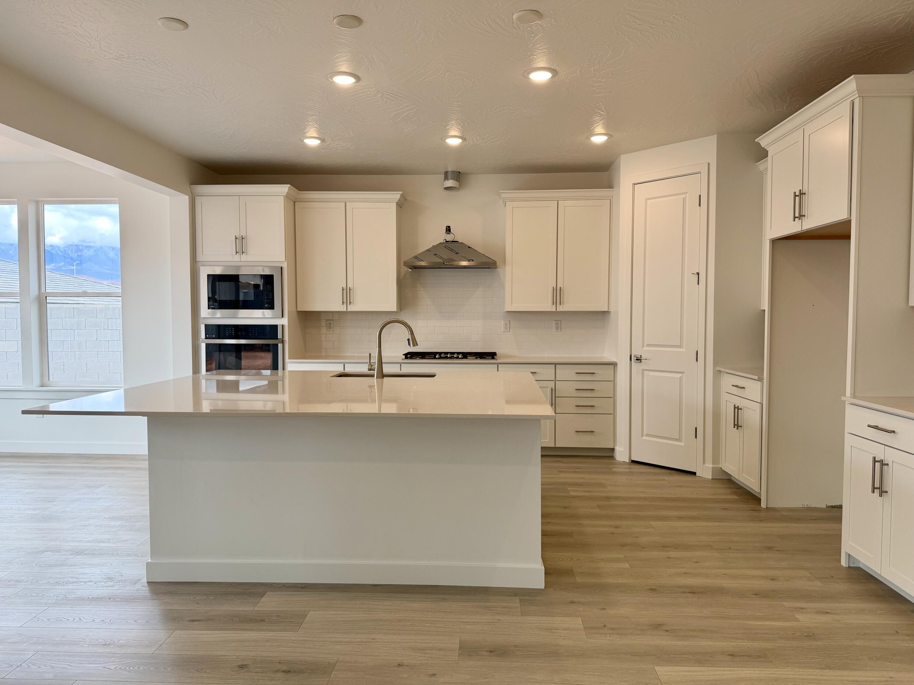 RED SLATE ESTATES - Residential