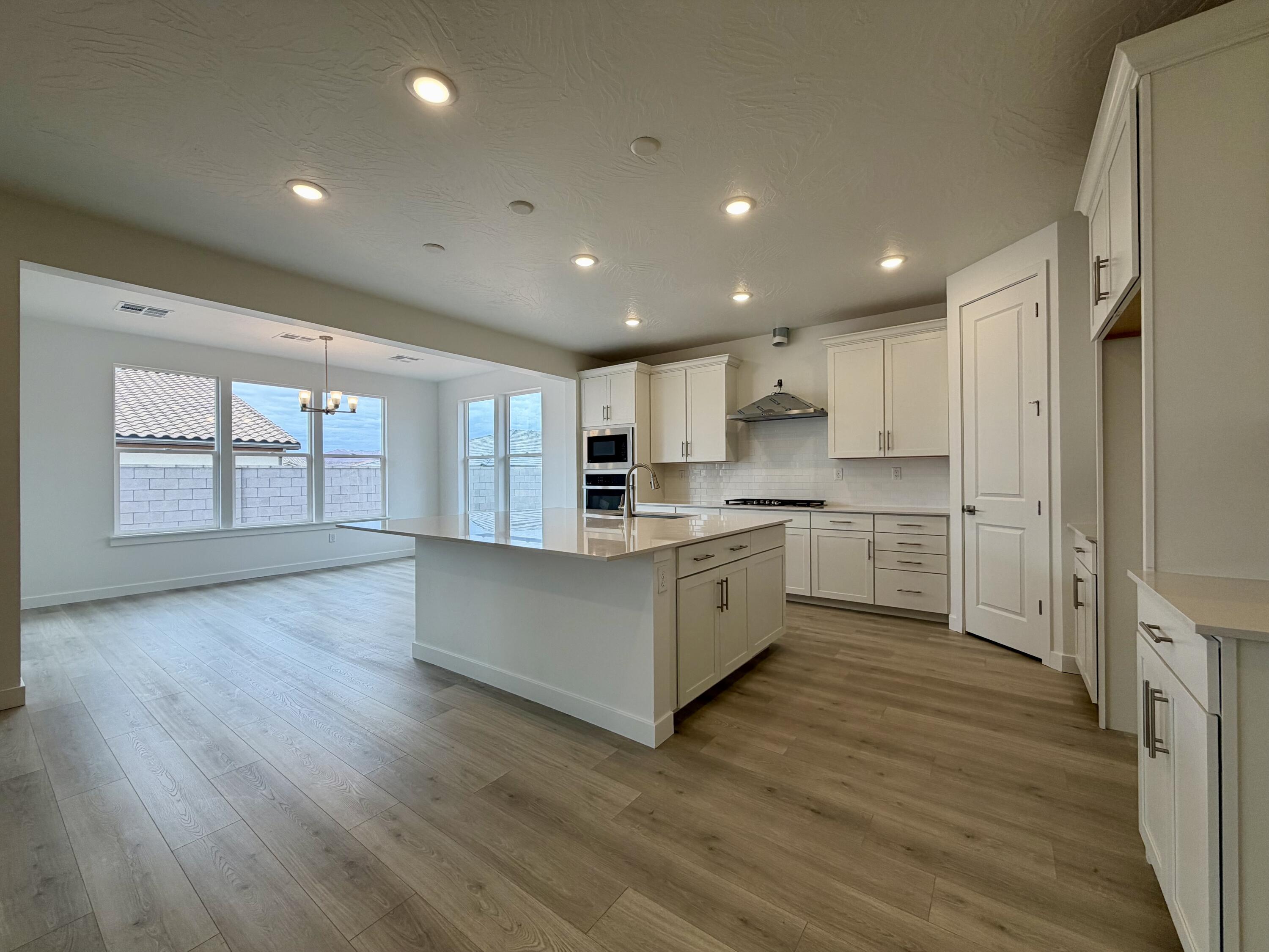 RED SLATE ESTATES - Residential