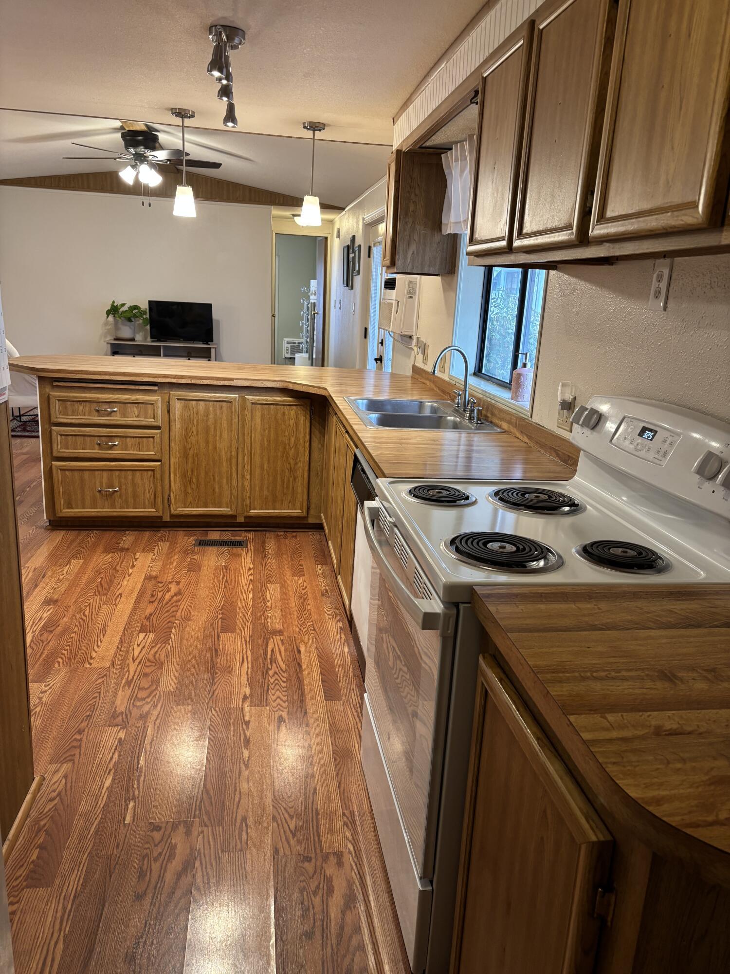 ST GEORGE TOWNSITE - Residential