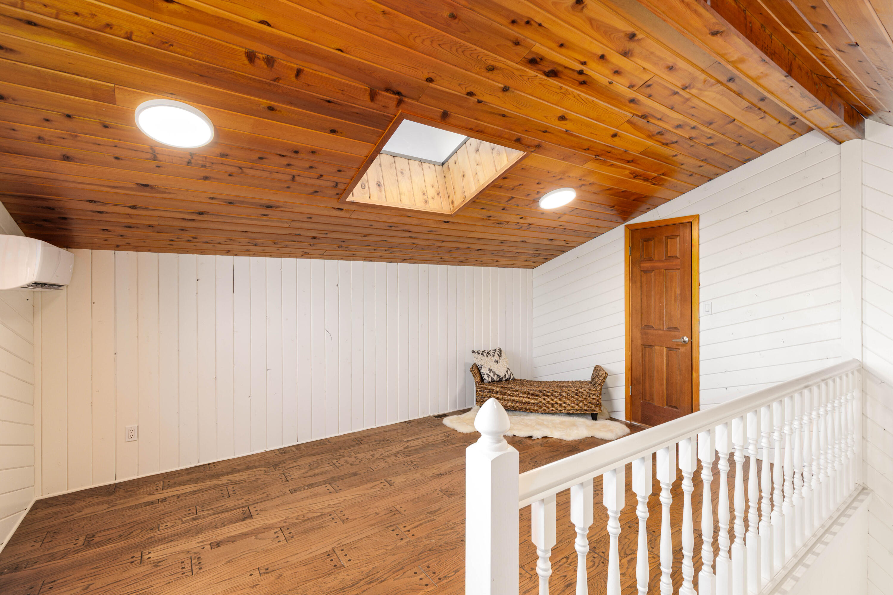 BLOOMINGTON HILLS - Residential