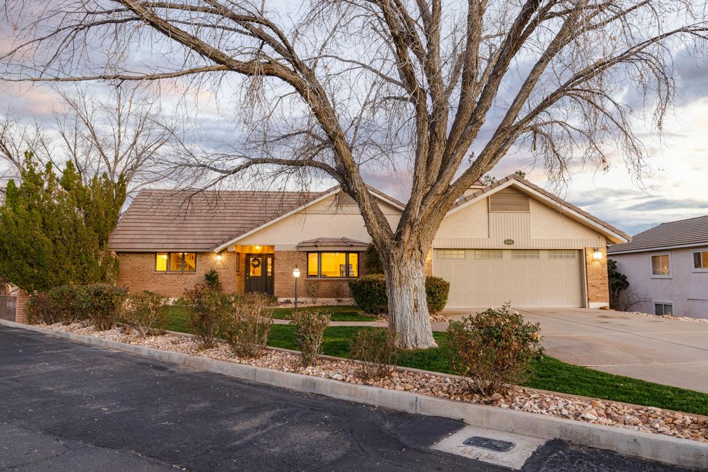 Photo of 1180 E Sherman CIR, Saint George, UT 84790 (MLS # 26-268599)
