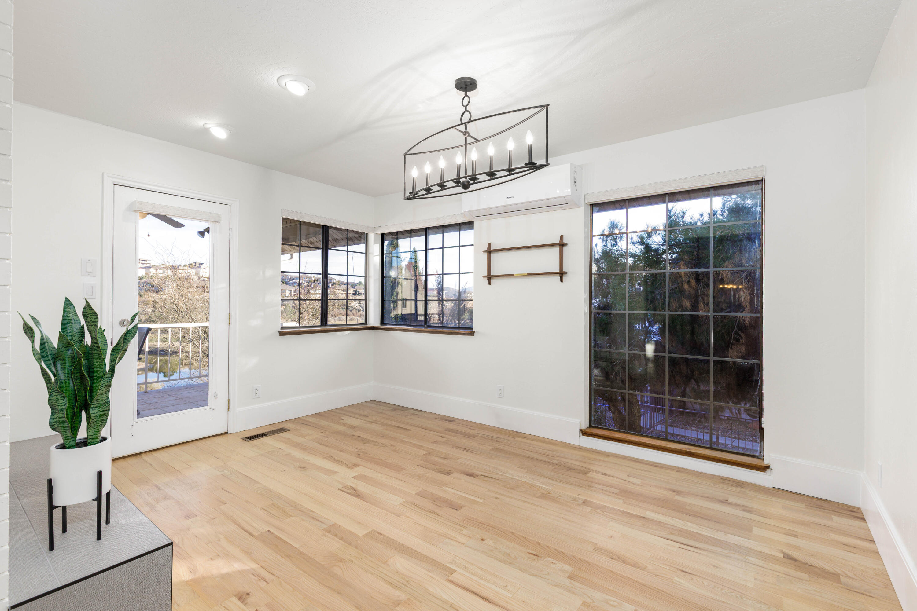 BLOOMINGTON HILLS - Residential