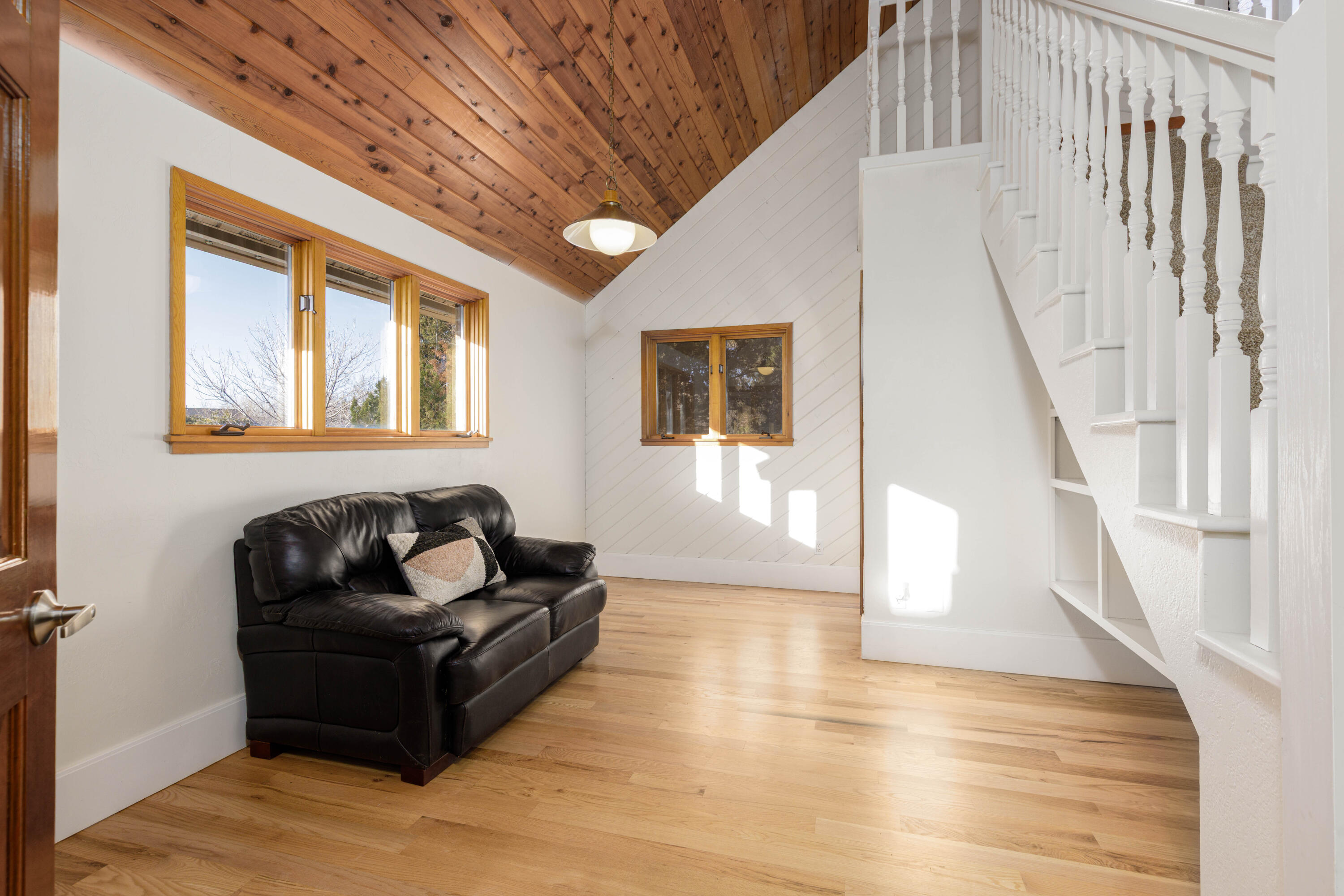 BLOOMINGTON HILLS - Residential