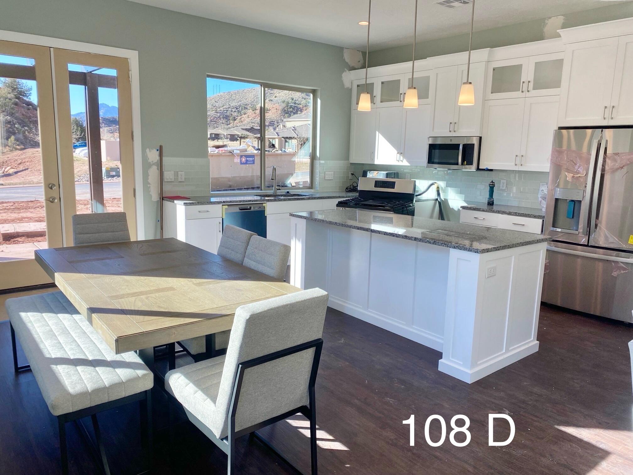 MOENAVE CONDO - Residential