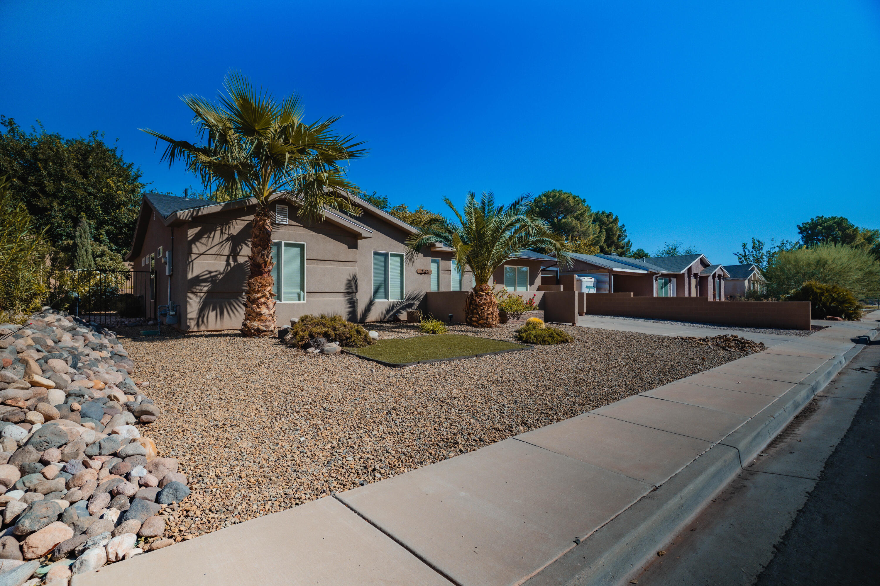 CANYON CLIFF - Residential