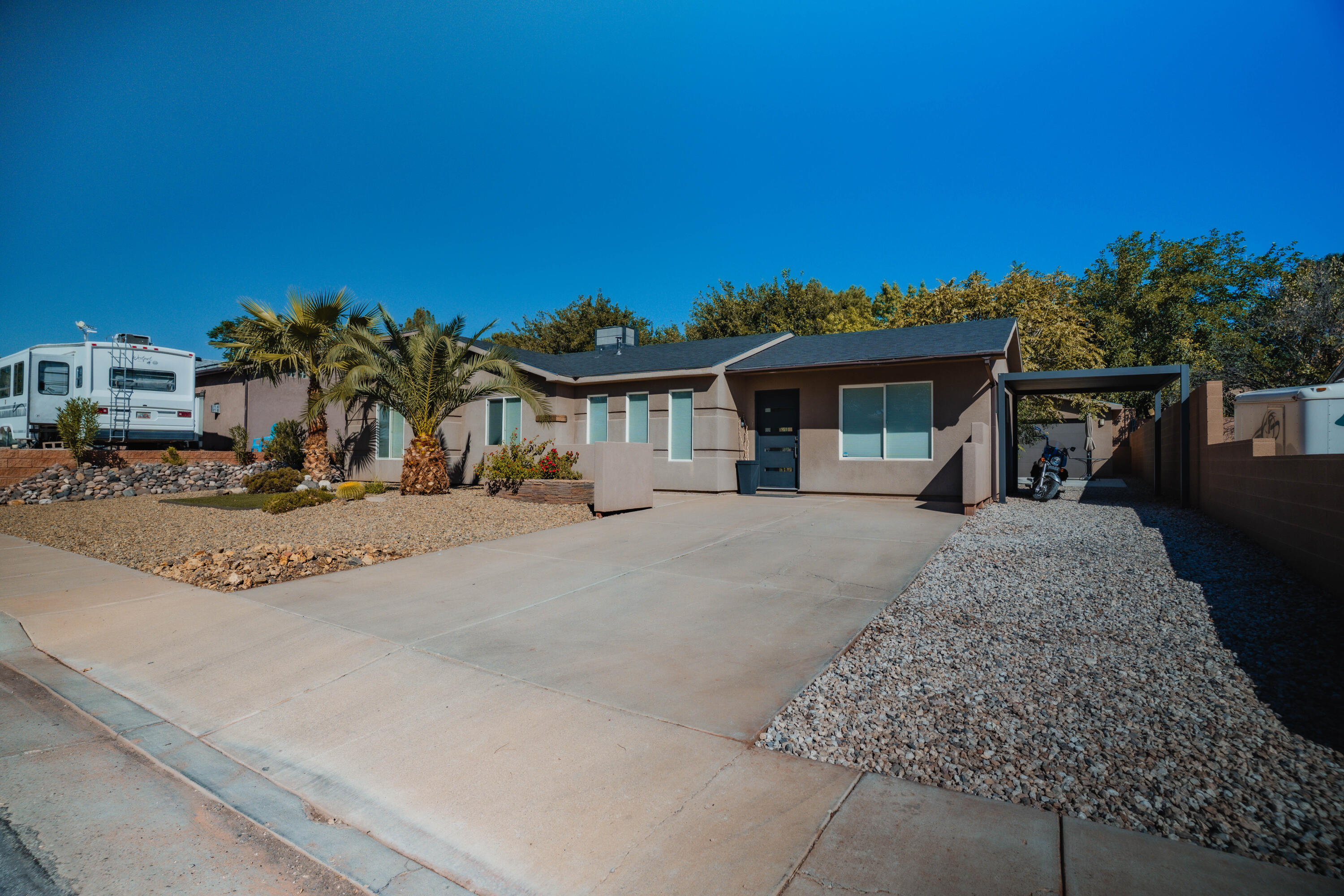 CANYON CLIFF - Residential