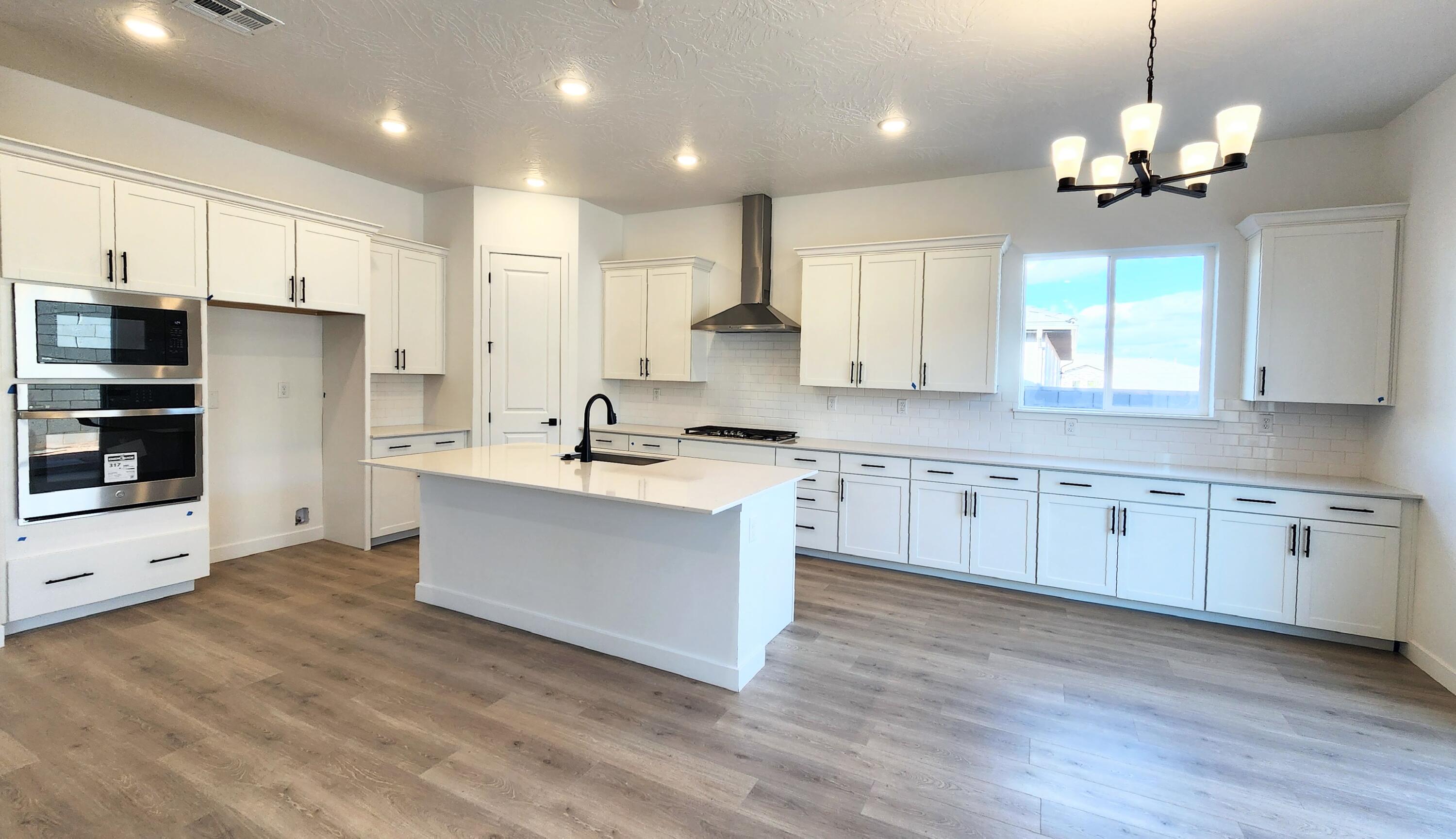 RED SLATE ESTATES - Residential