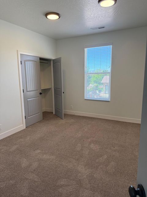 Tiny photo for 62 E 400 S, Washington, UT 84780 (MLS # 25-266229)