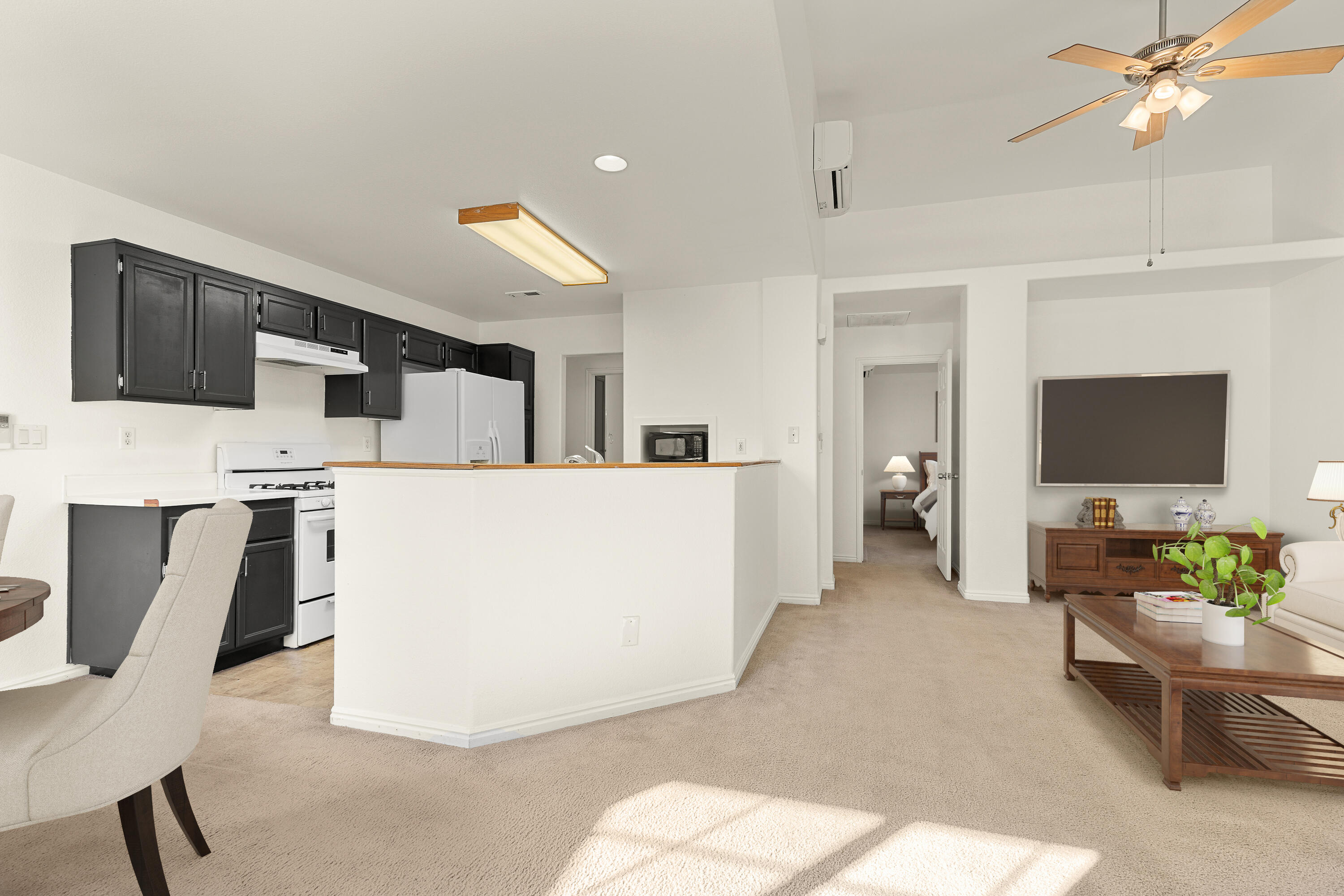 KNOLLWOOD TOWNHOMES - Residential