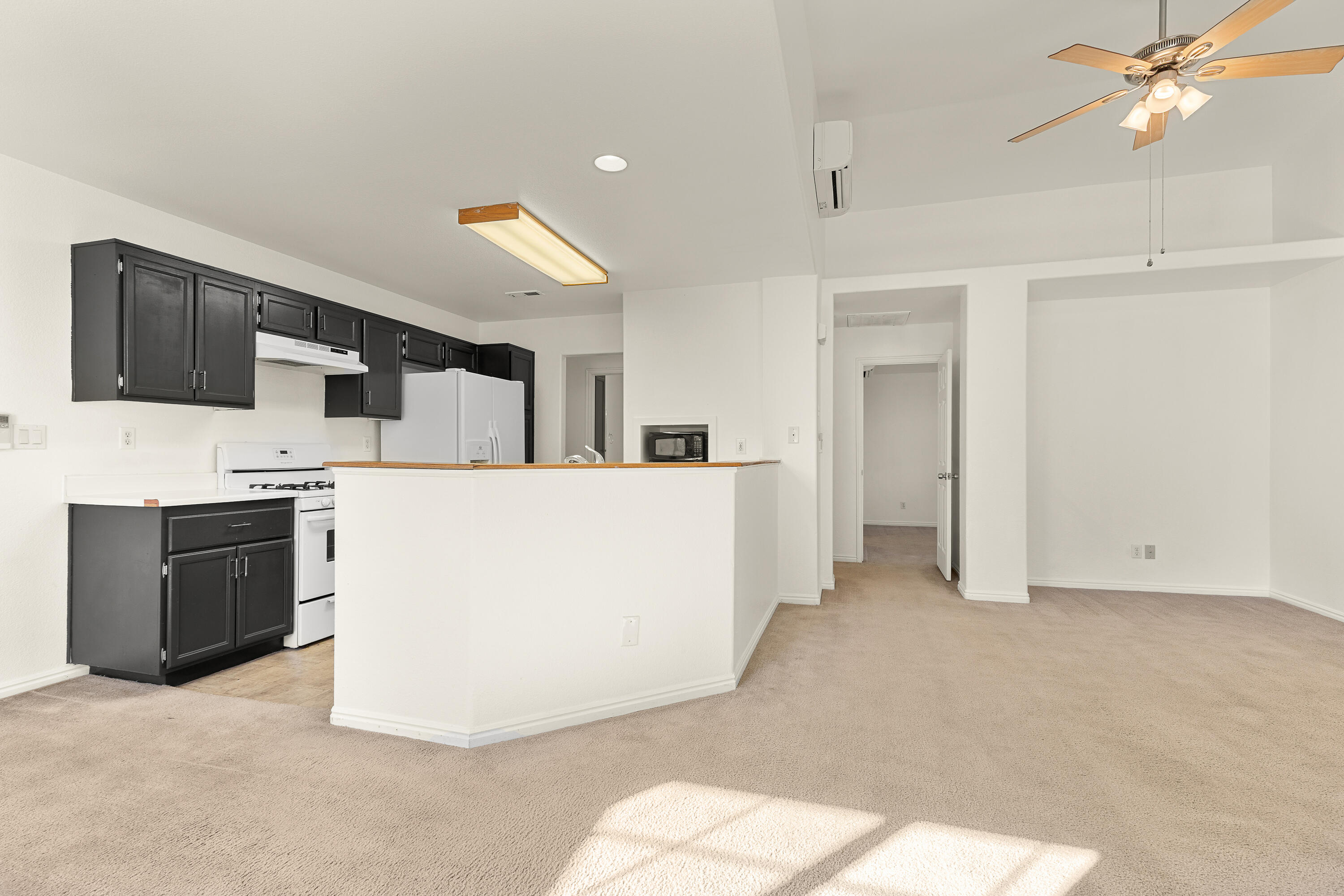 KNOLLWOOD TOWNHOMES - Residential