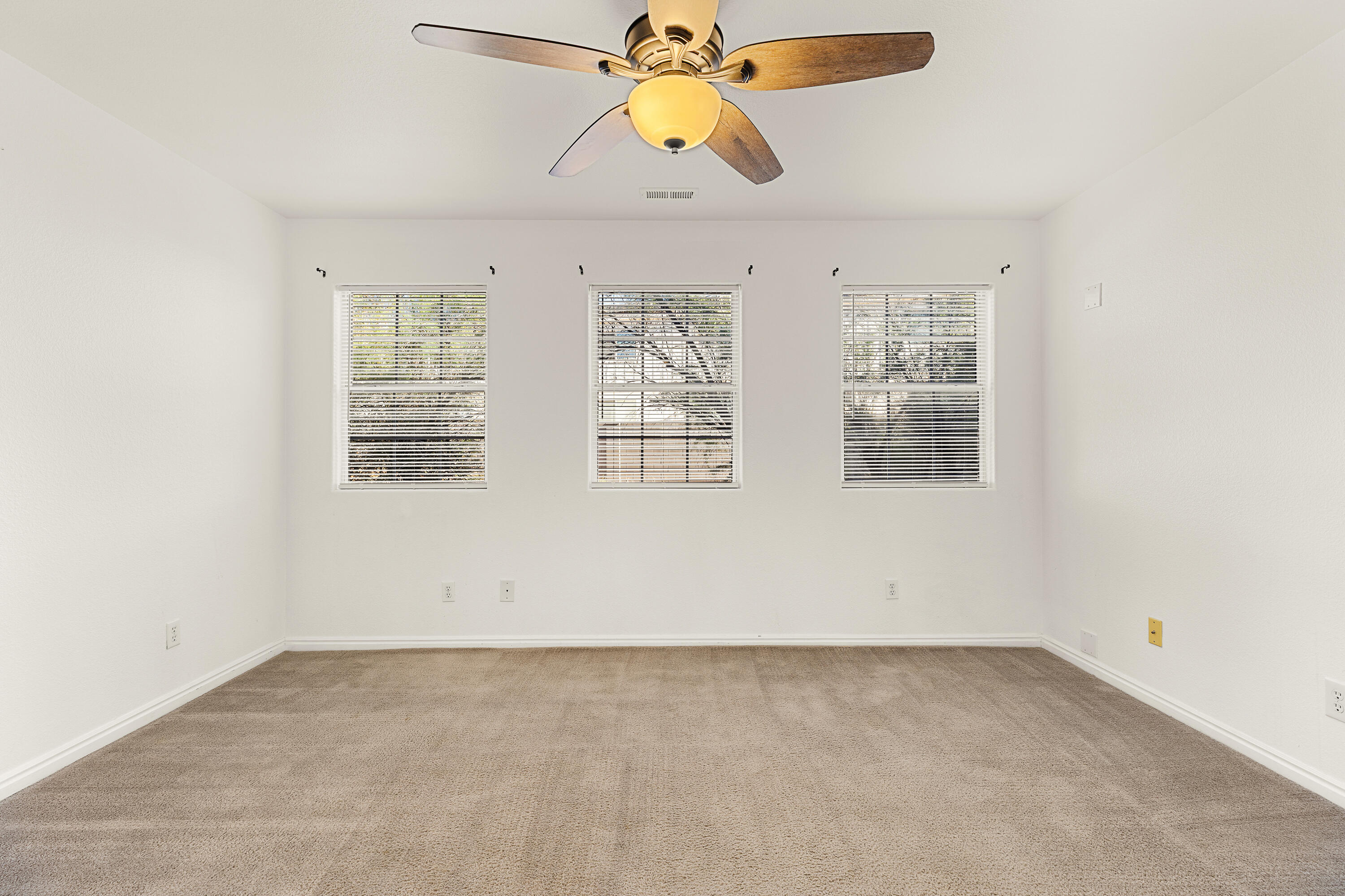 KNOLLWOOD TOWNHOMES - Residential