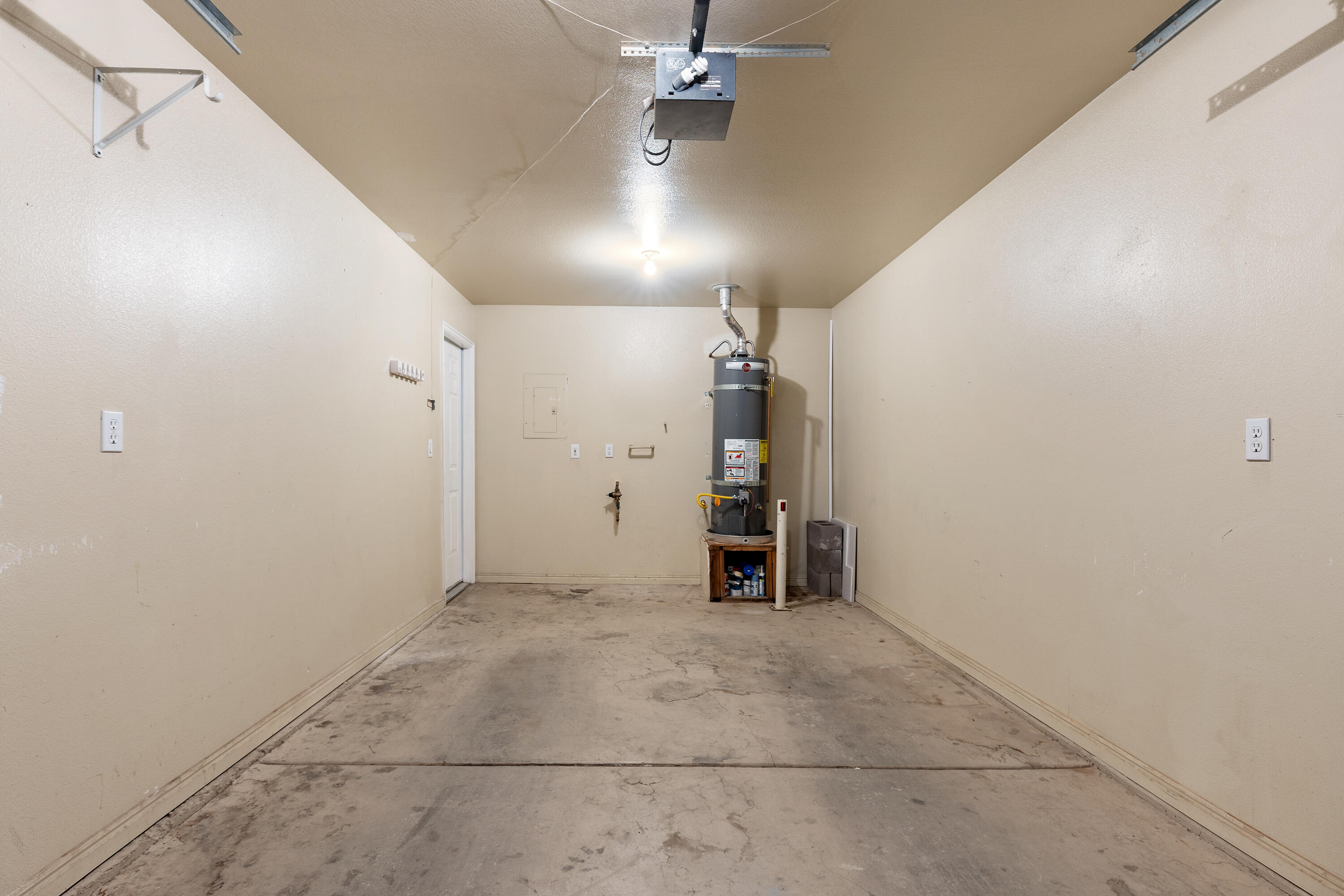 KNOLLWOOD TOWNHOMES - Residential