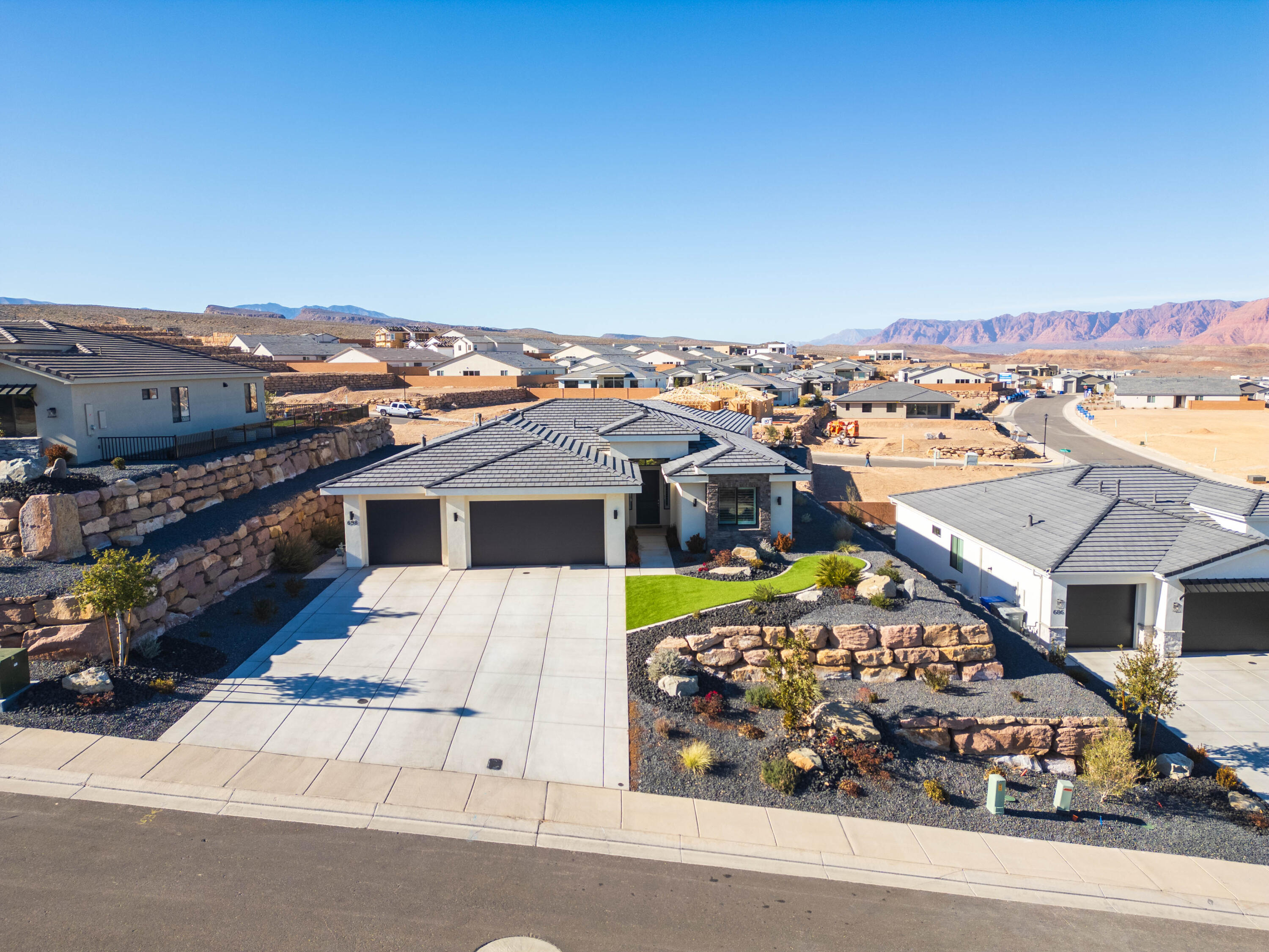 CECITA CREST AT DIVARIO - Residential