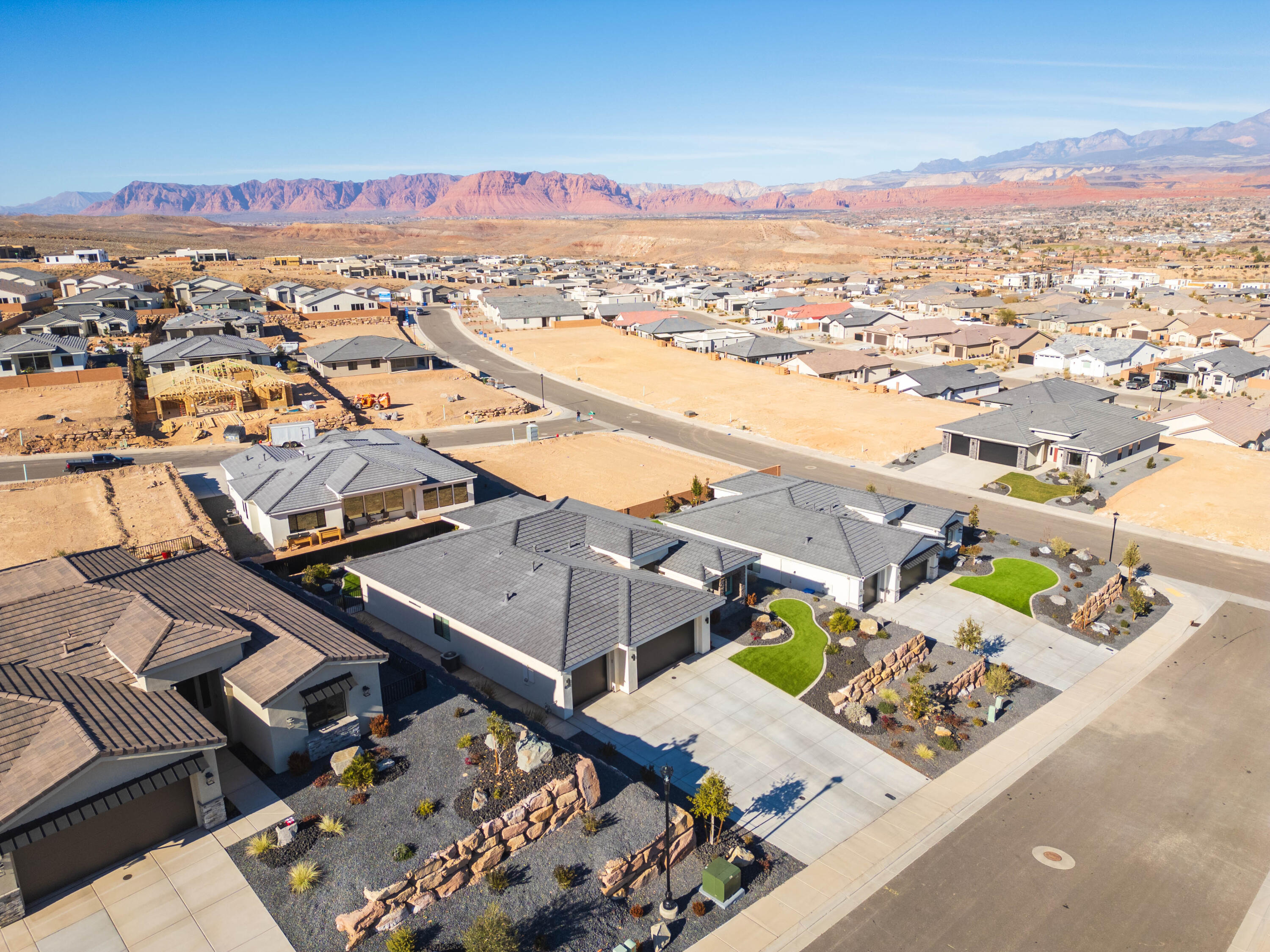 CECITA CREST AT DIVARIO - Residential