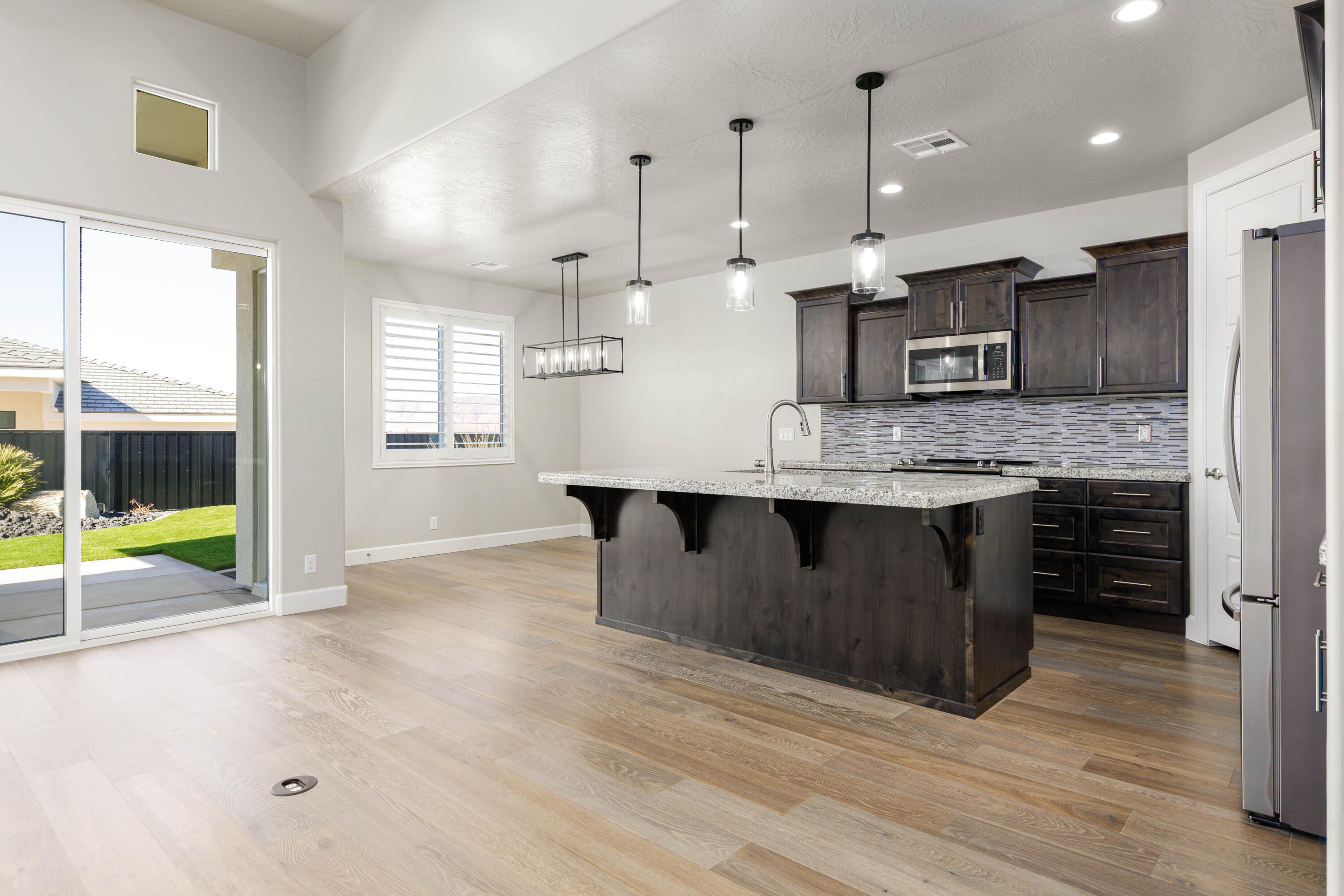 CECITA CREST AT DIVARIO - Residential