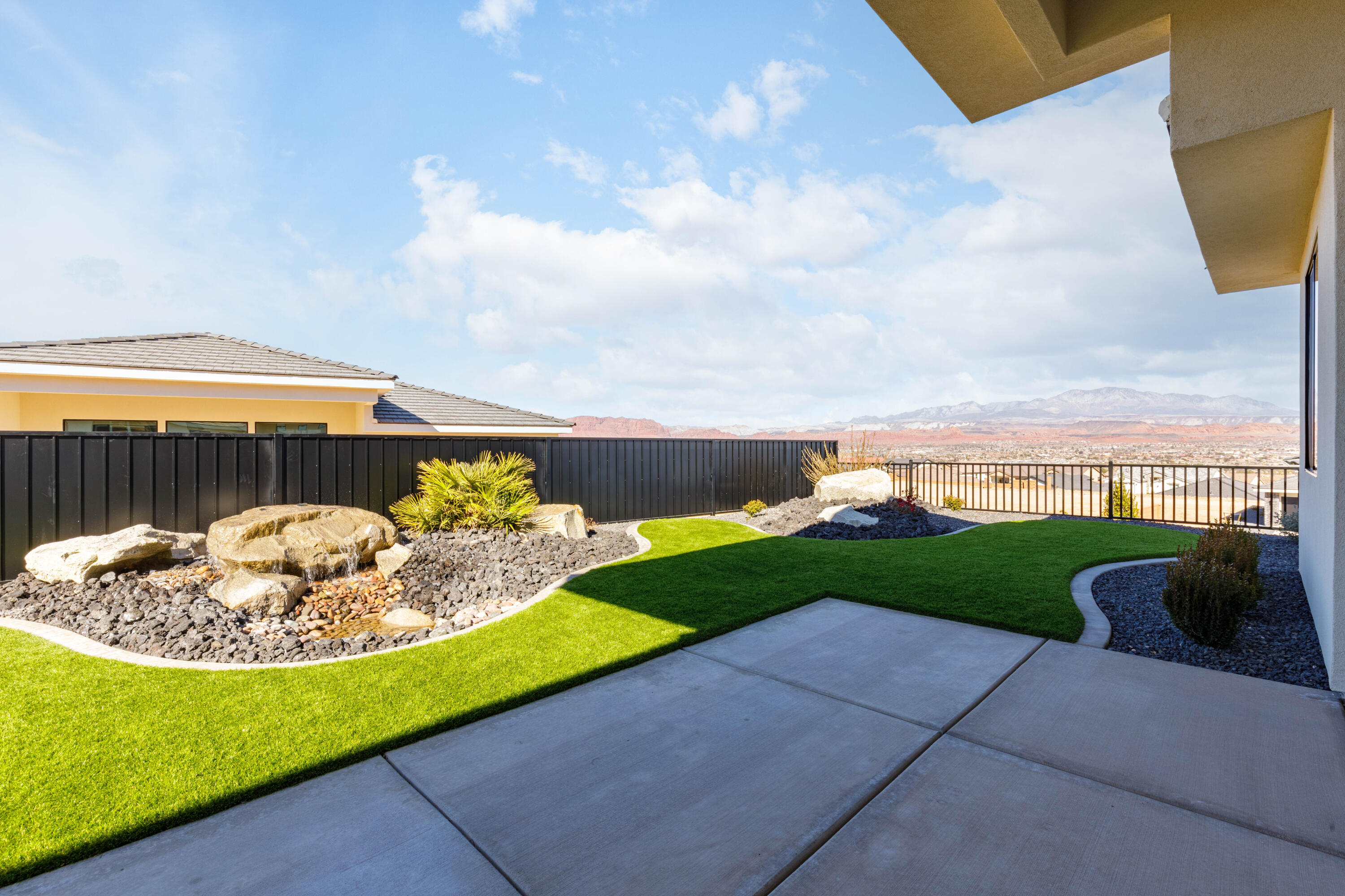 CECITA CREST AT DIVARIO - Residential