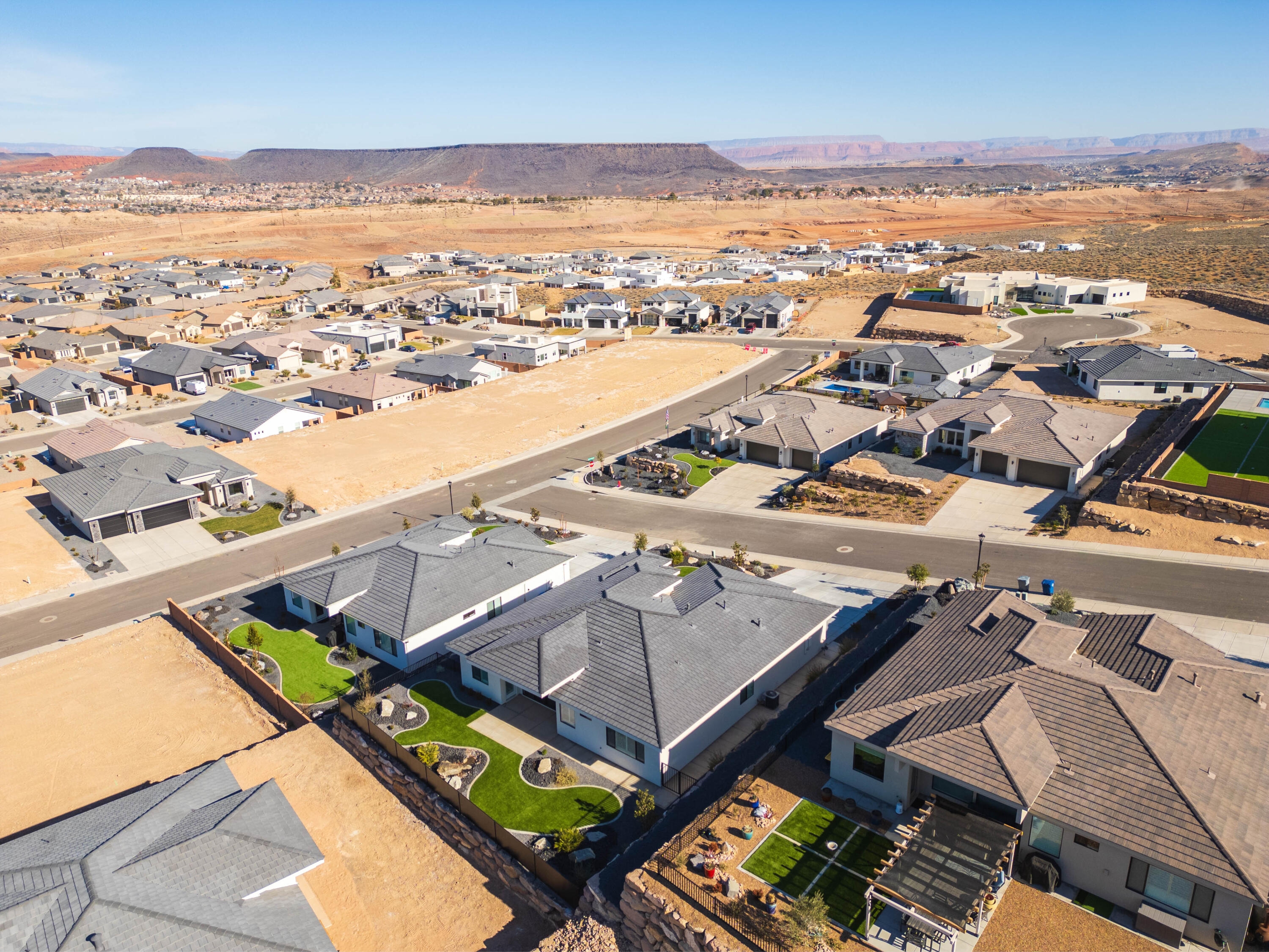 CECITA CREST AT DIVARIO - Residential