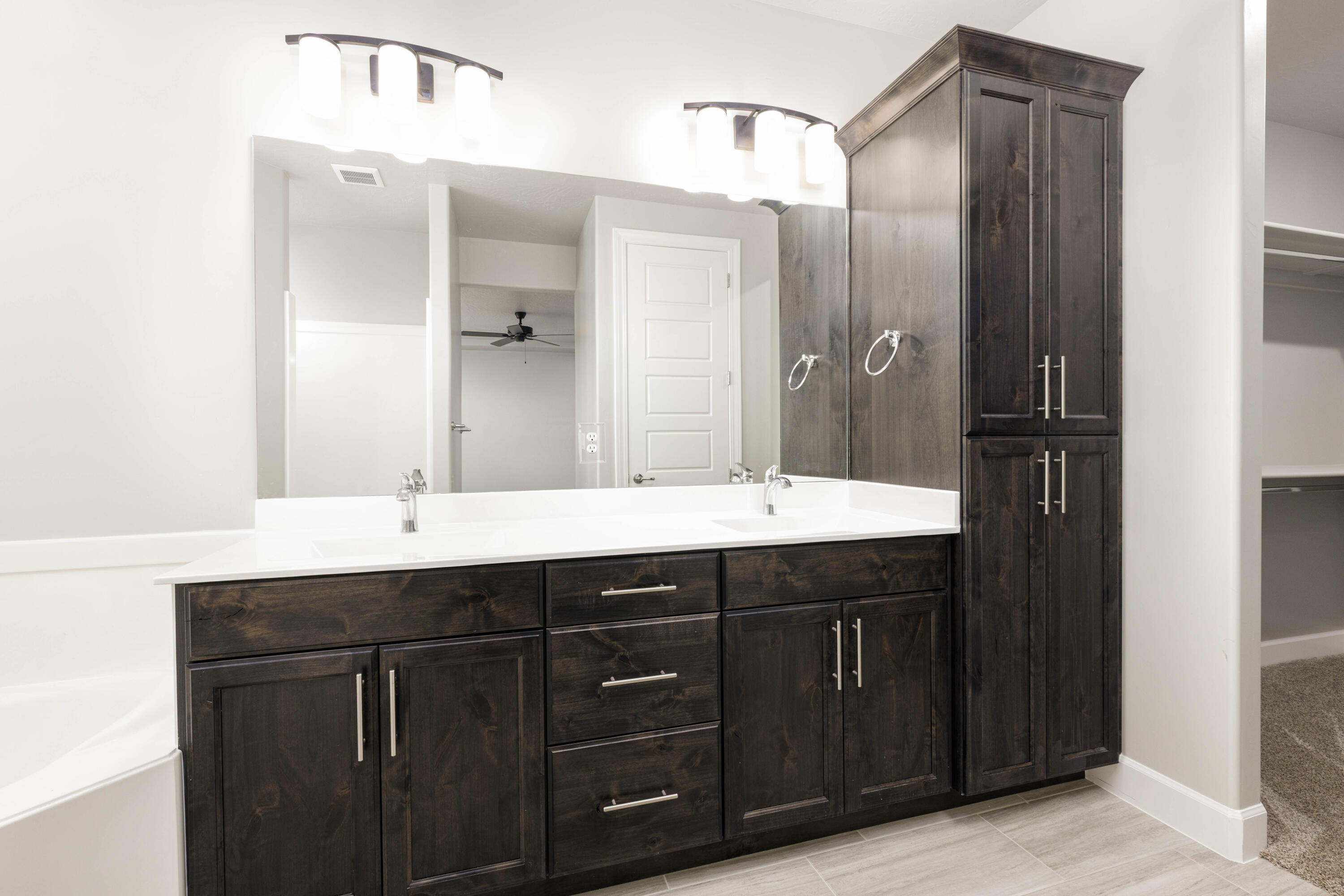 CECITA CREST AT DIVARIO - Residential