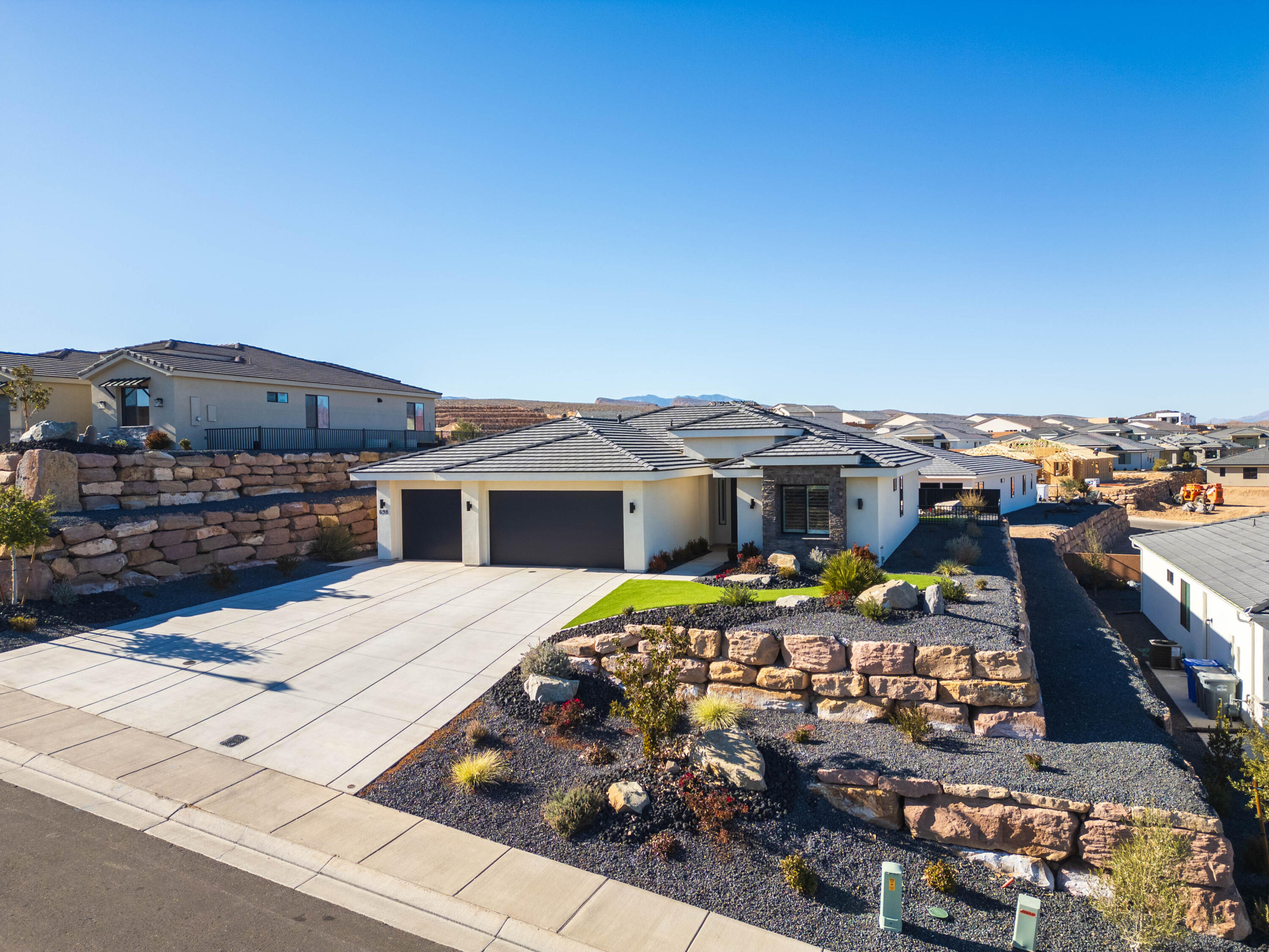 CECITA CREST AT DIVARIO - Residential