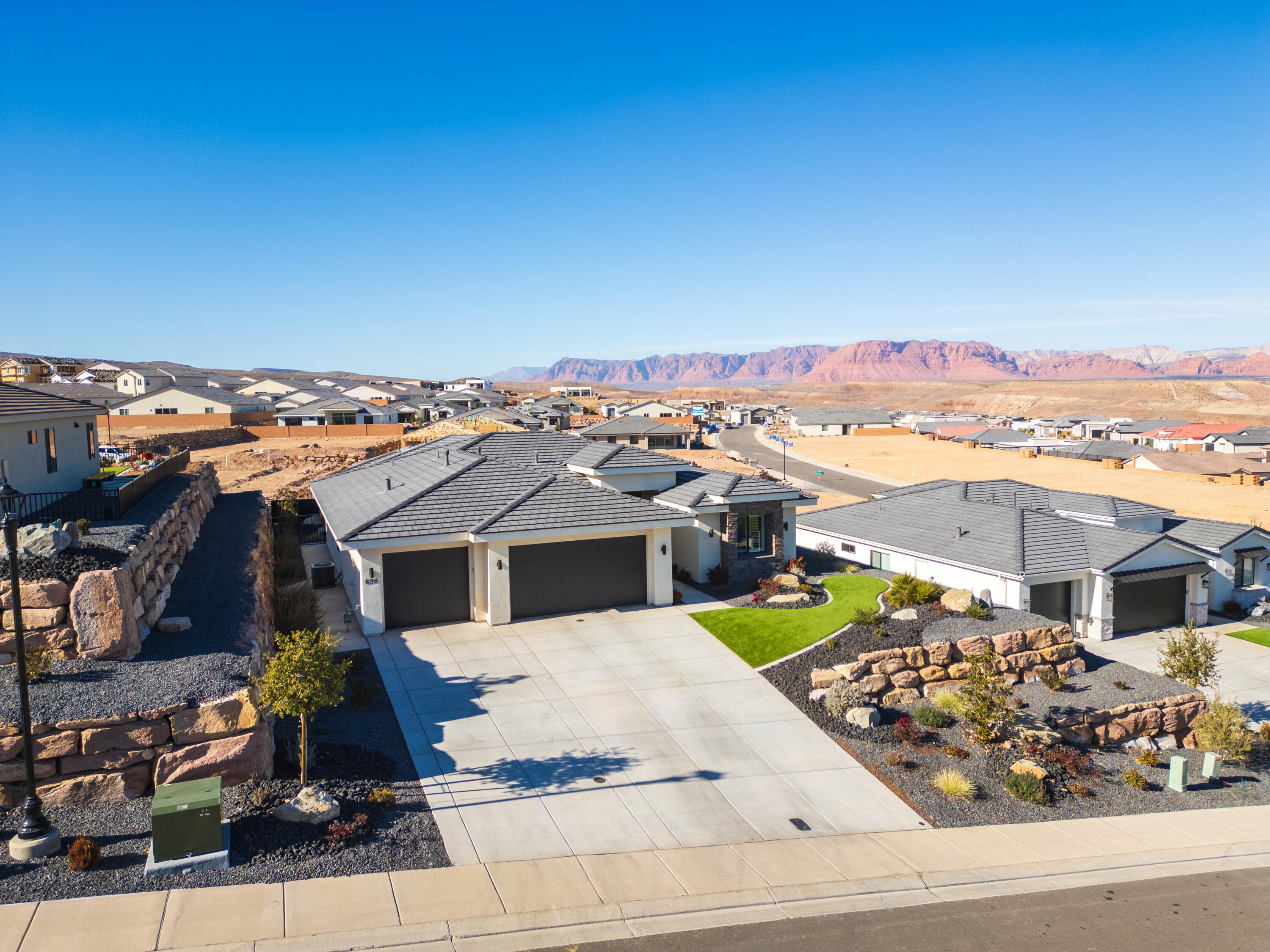 CECITA CREST AT DIVARIO - Residential