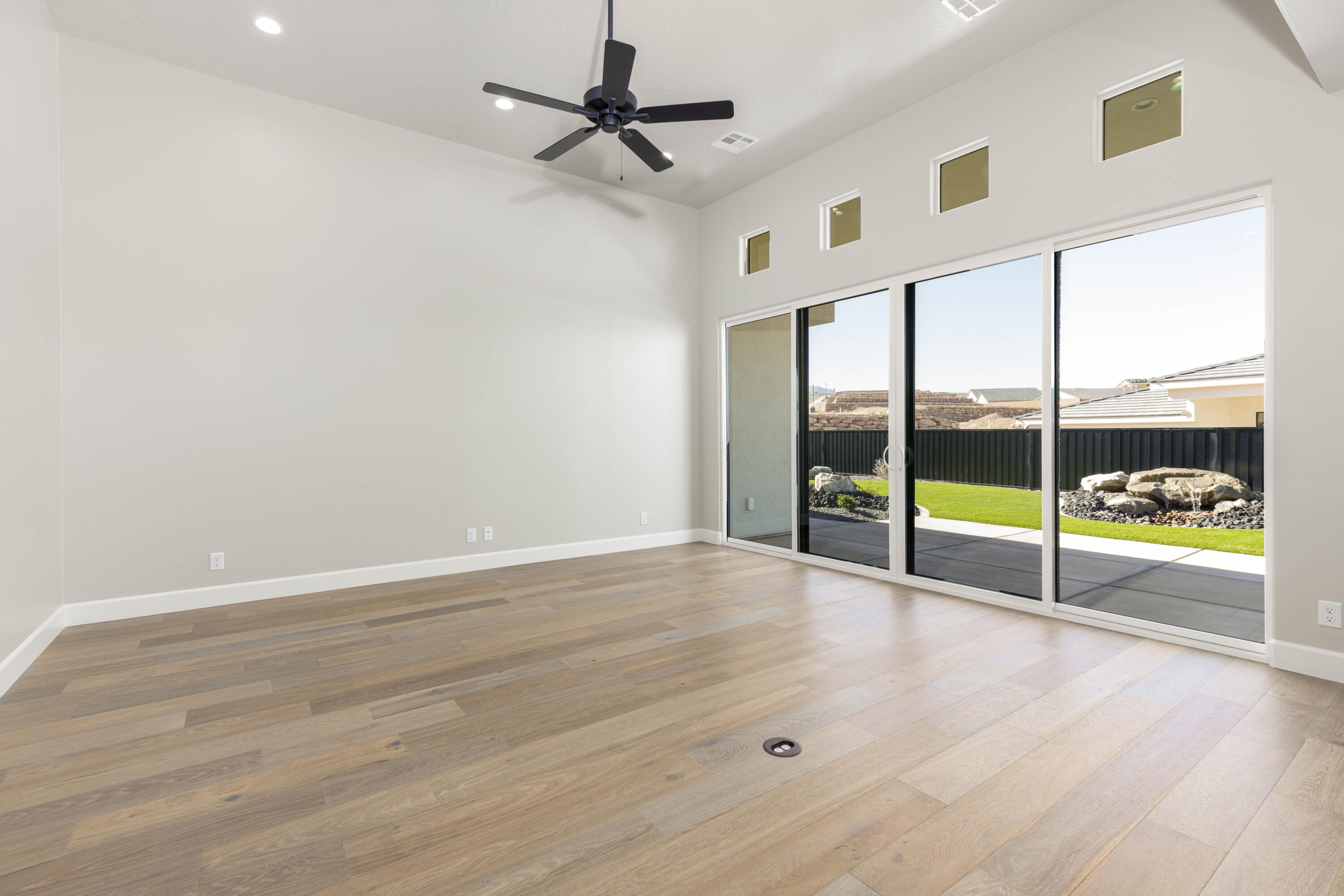 CECITA CREST AT DIVARIO - Residential