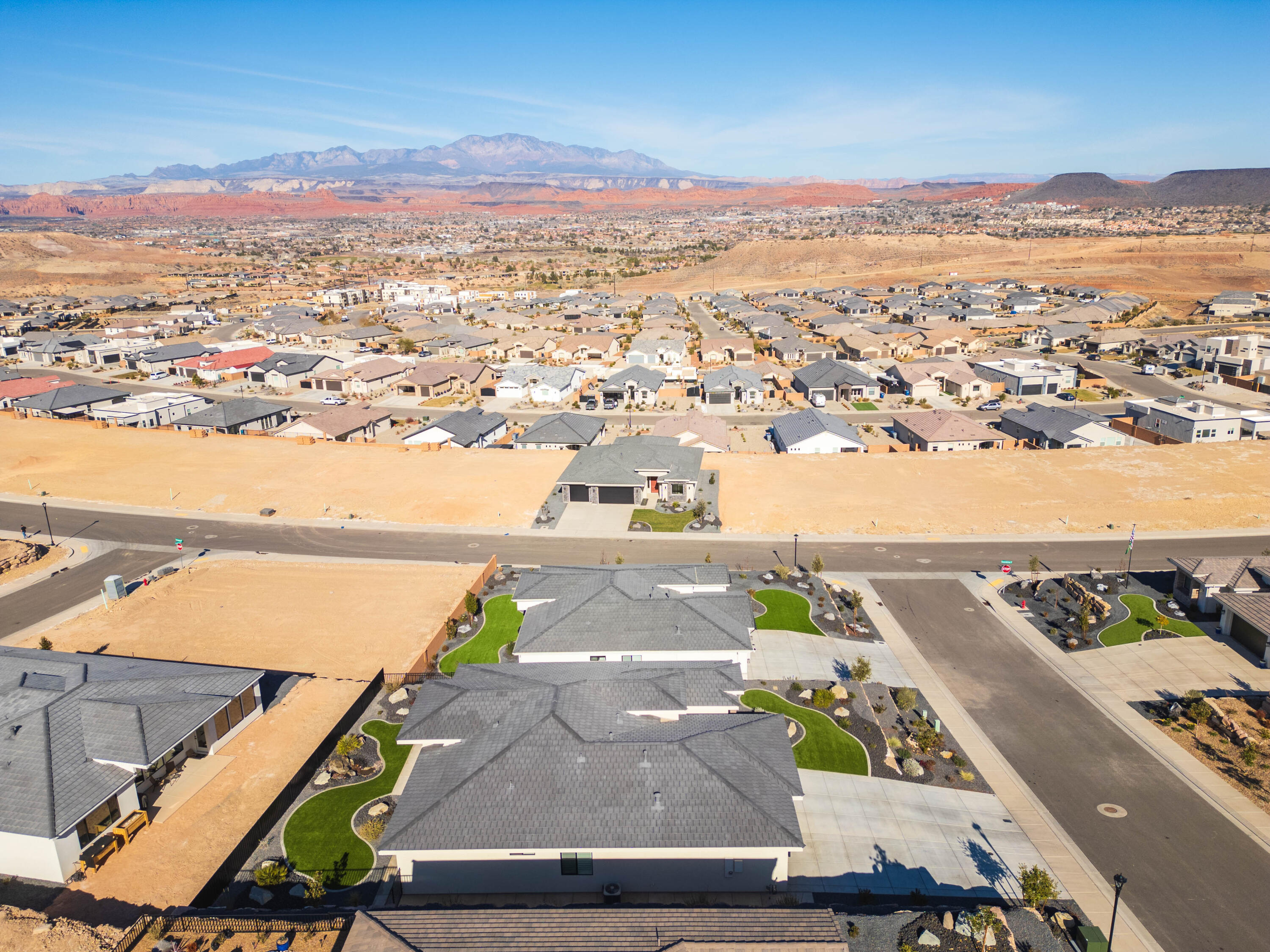 CECITA CREST AT DIVARIO - Residential