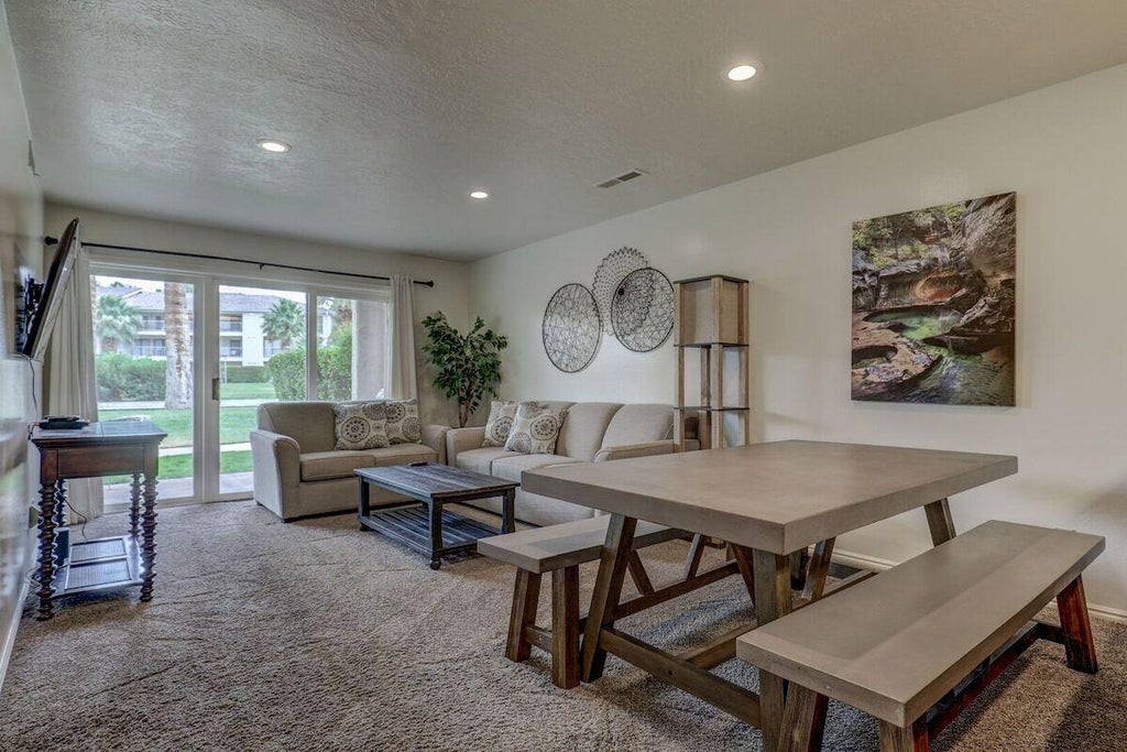 Photo of 1845 W Canyon View DR UNIT 1406, Saint George, UT 84770 (MLS # 26-276861)