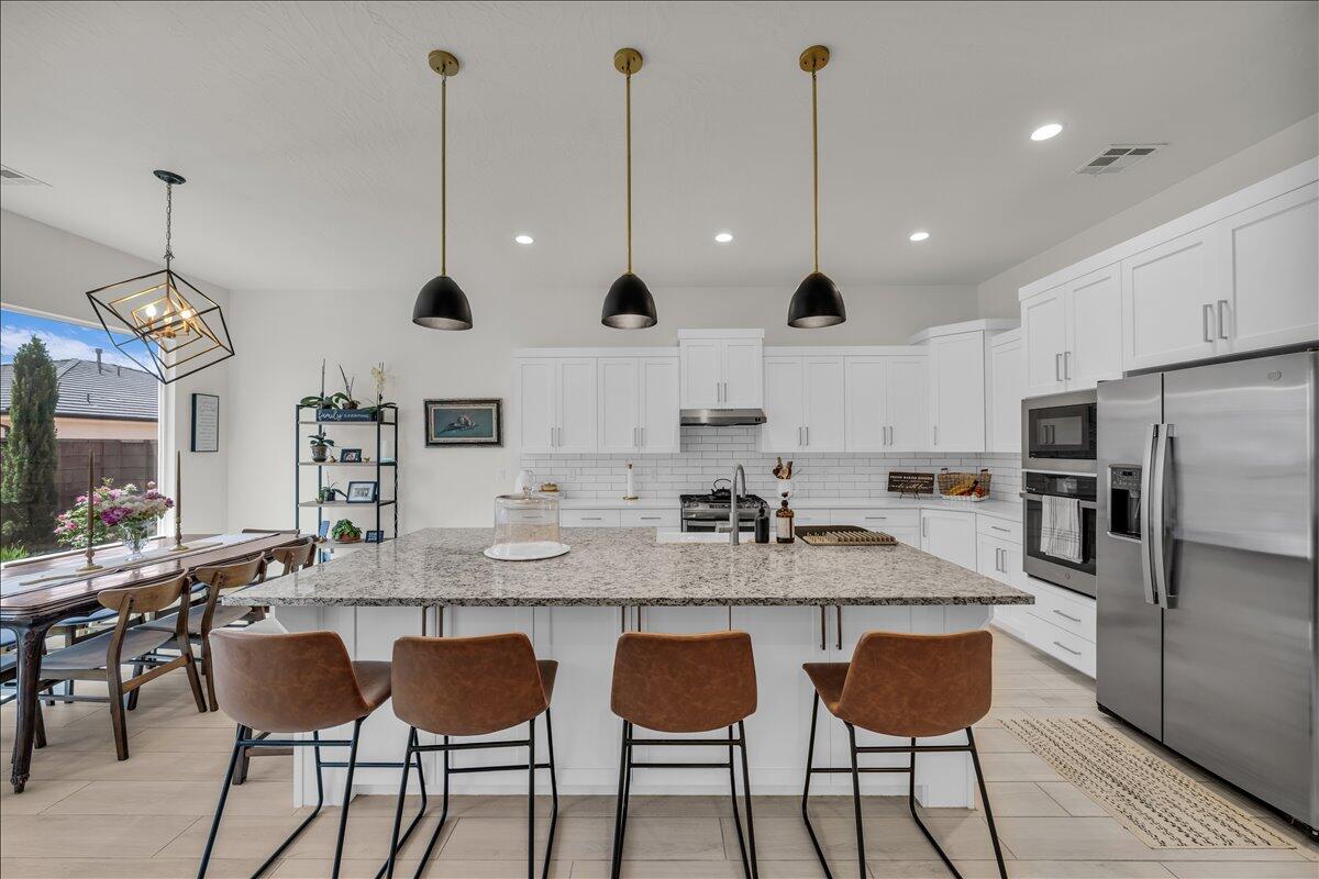 WARNER GATEWAY - Residential