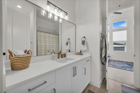 Tiny photo for 1314 E CHEYENNE Way, Washington, UT 84780 (MLS # 26-271902)