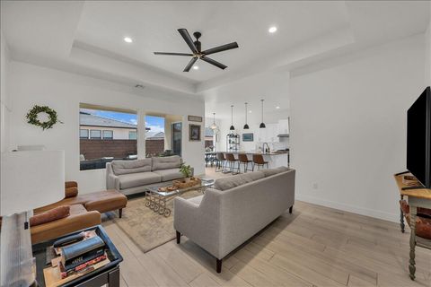 Tiny photo for 1314 E CHEYENNE Way, Washington, UT 84780 (MLS # 26-271902)