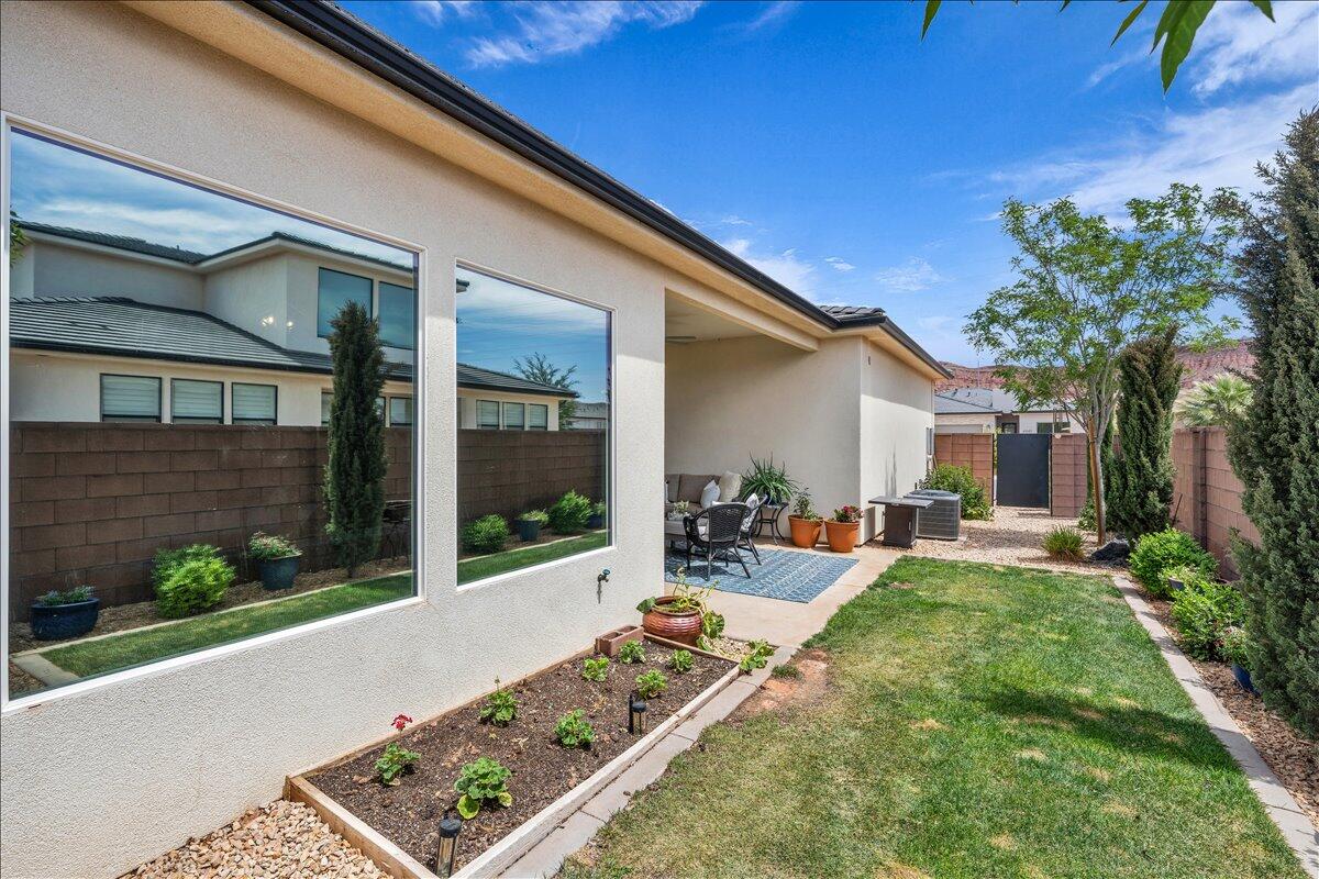 WARNER GATEWAY - Residential